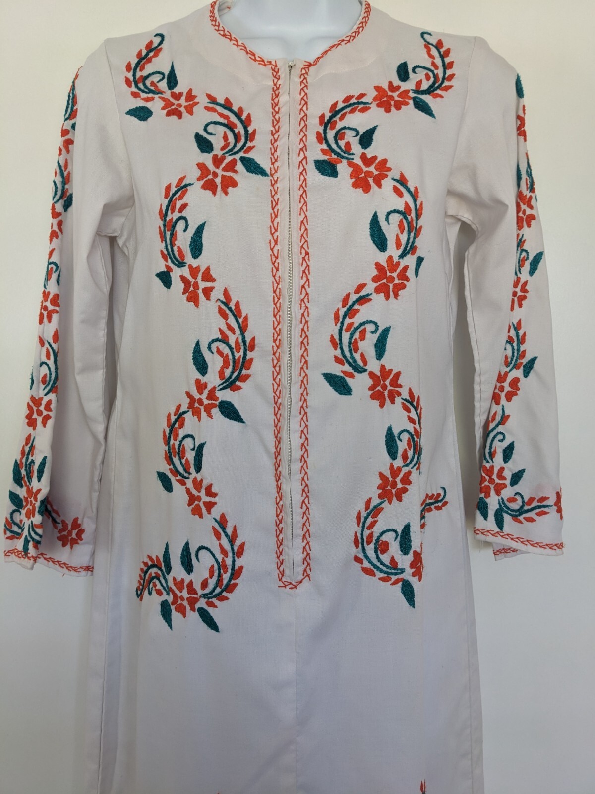 True Vintage Ethnic Hand Embroidered Floral White Tunic Maxi Dress Metal Zipper