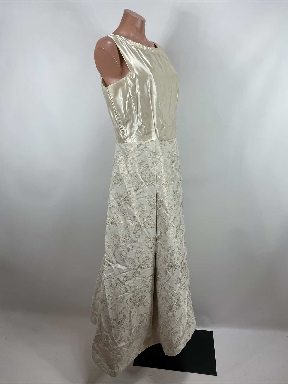Vintage 60’s Ivory Gold Brocade Full Skirt Dress Drop Pleated Brocade Metallic L