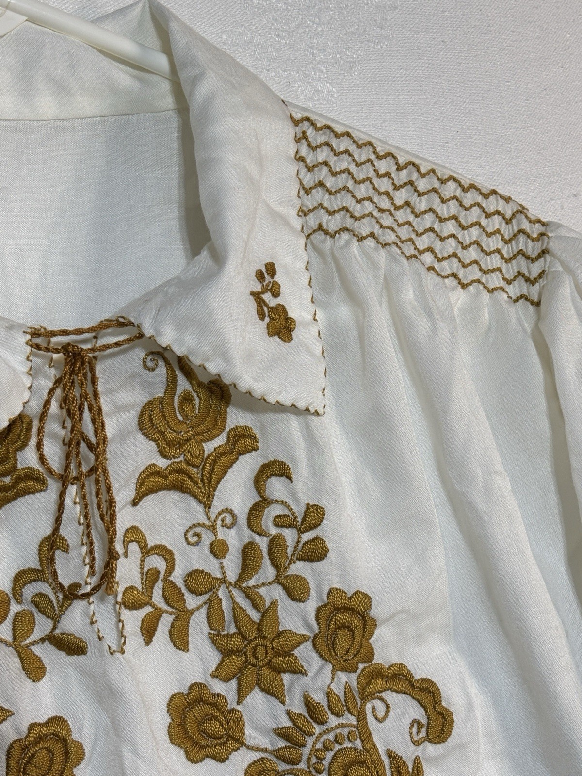 Women’s Peasant Blouse Med Hungarian Folklore Folk Art Gold 70s Vintage RARE