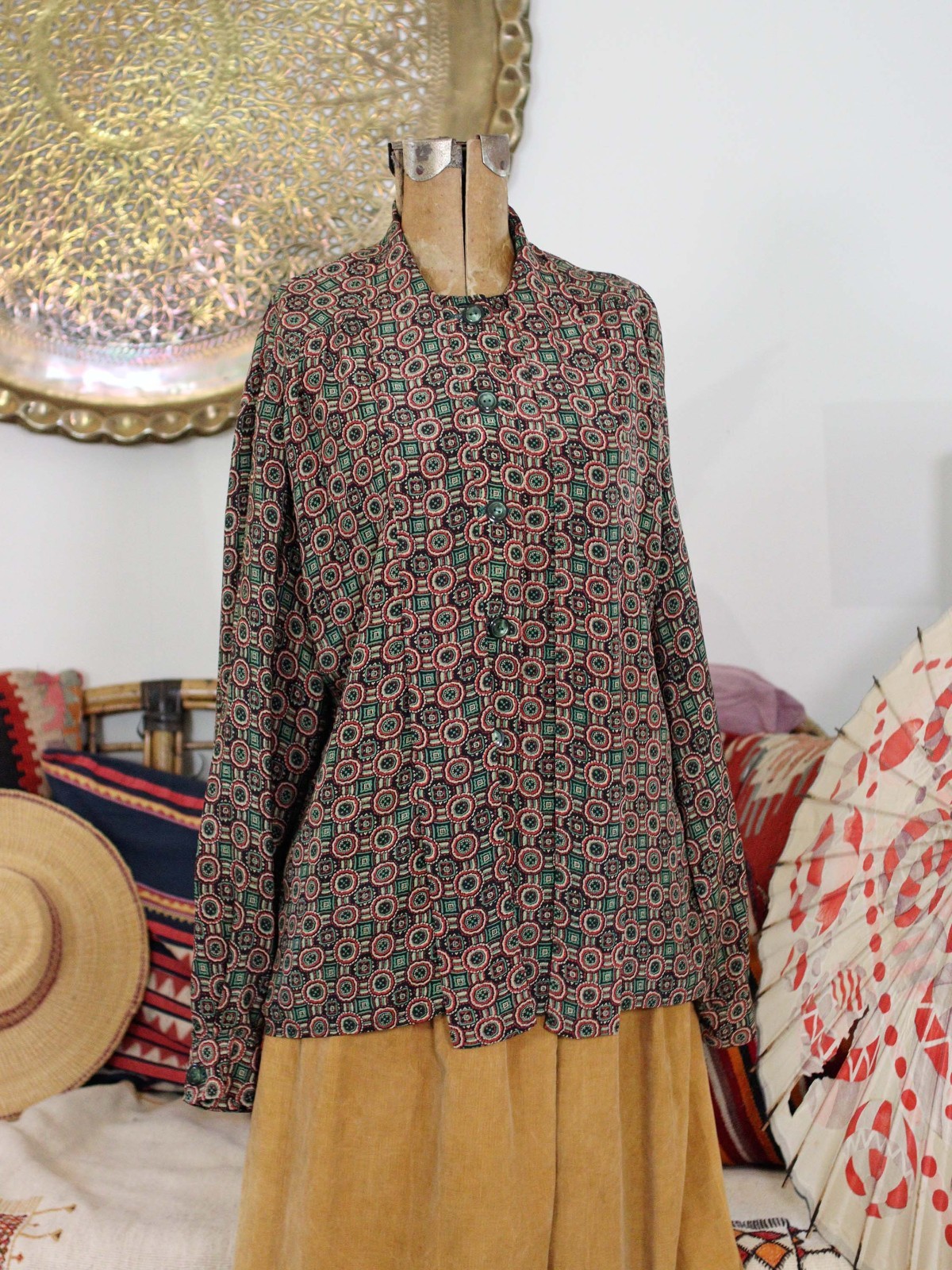 VTG Silk Pussy Bow Neck Blouse Green Red Black Scarf Print Boho Dark Academia