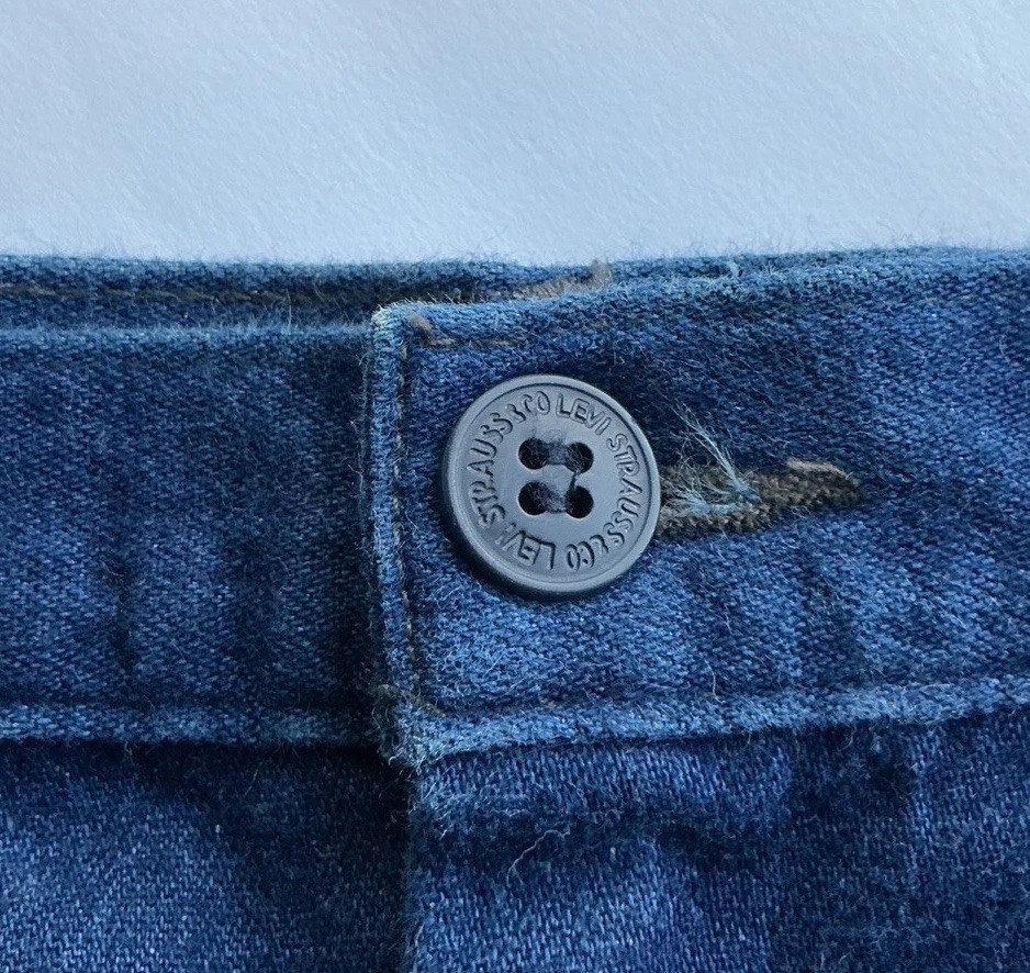 Vintage Levis Womens 29” Waist Denim Jean Skirt Size 14 Blue A Line Pleated USA