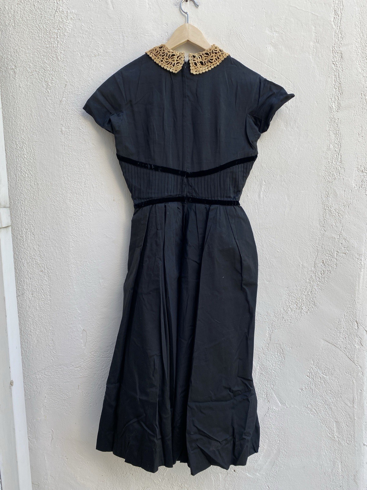 True Vintage 50s S Maggi Stover Peter Pan Lace Collar Dress Pleated Black