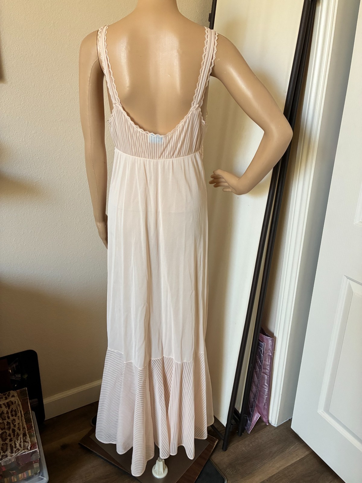 vtg Lorraine Peignor peach set M nightgown NOS robe