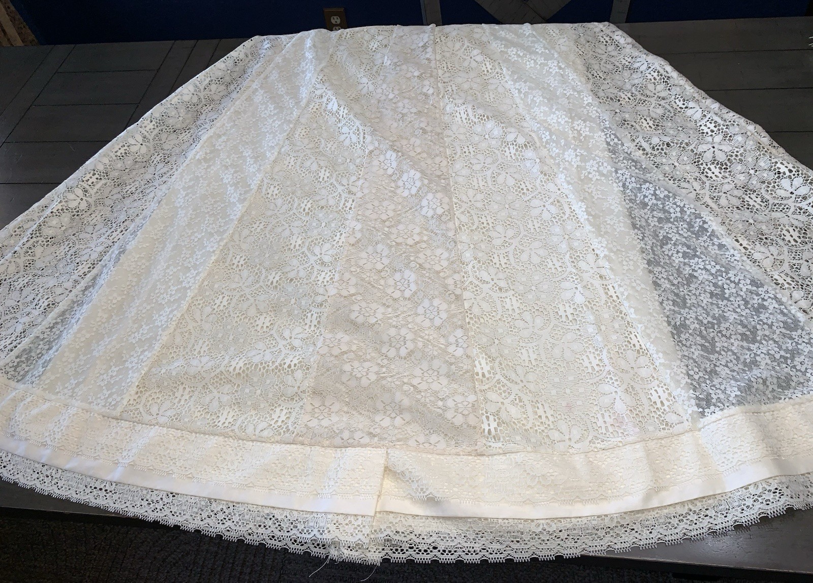 B8 VTG S/M Carefree Fashions Lace Long Maxi Full Skirt Bohemian Prairie Festival
