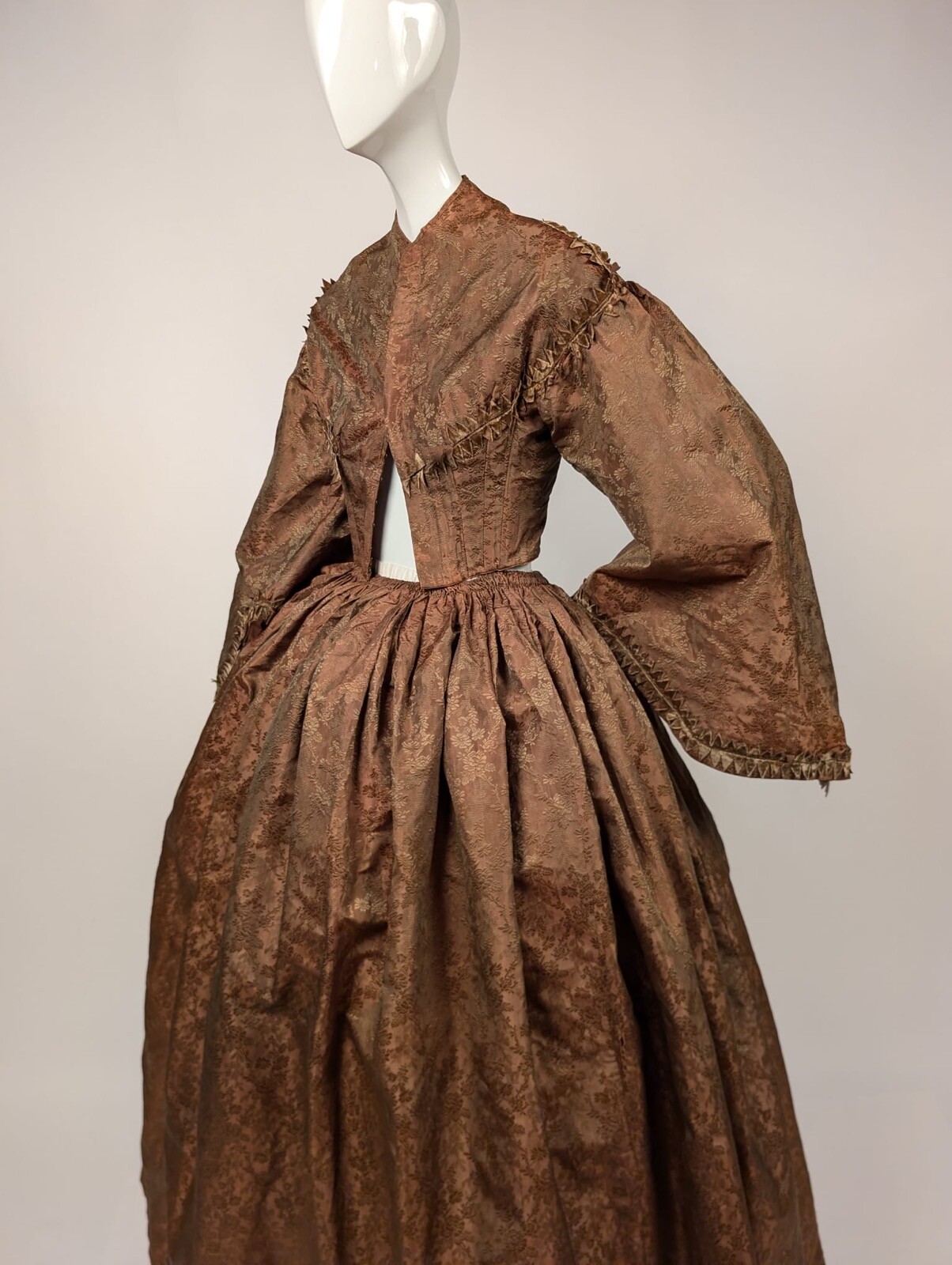 CIVIL WAR ERA 1860’S FIGURED SILK DRESS W VELVET TRIM + OVERSIZED PAGODA SLEEVES