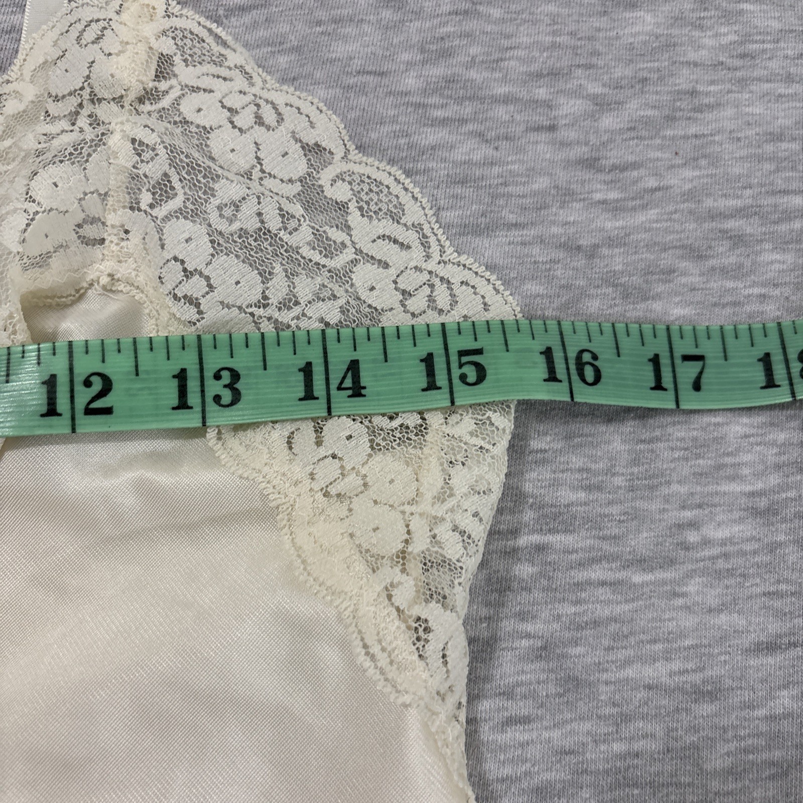 Vtg Sliperfection Nylon Tricot Ivory Lace Camisole Medium Whimsy Dainty