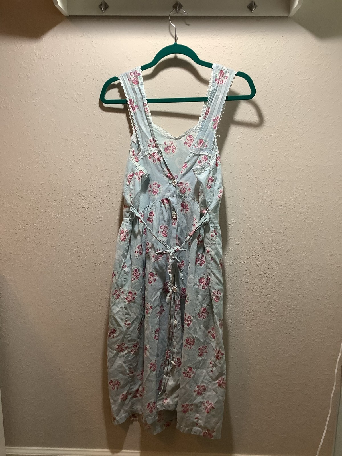 Vintage Blue Apron Dress with Roses Handmade Pockets Buttons Sweetheart – Large