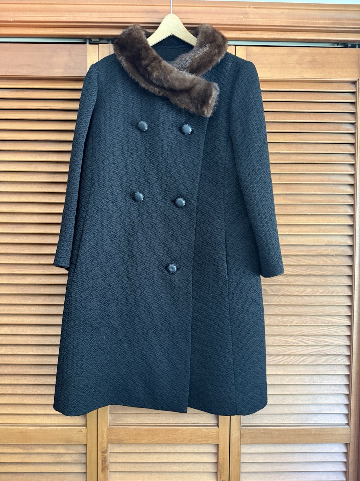 vintage 1950s/1960s double-breasted winter dress coat genuine mink fur collar.