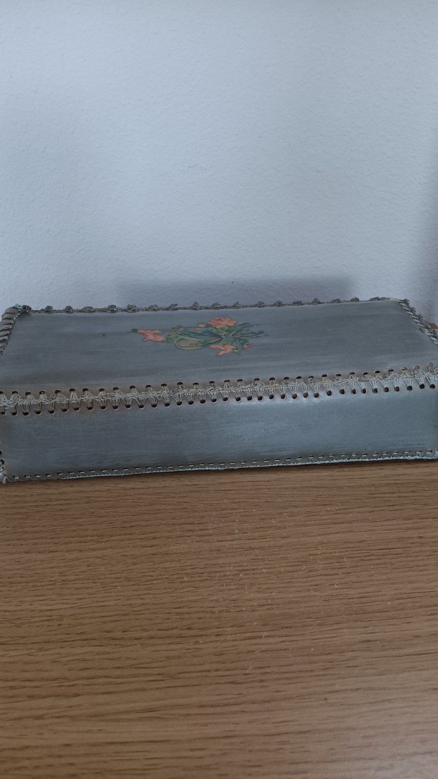 Vintage Hosiery Glove Hankerchief Box Floral Design