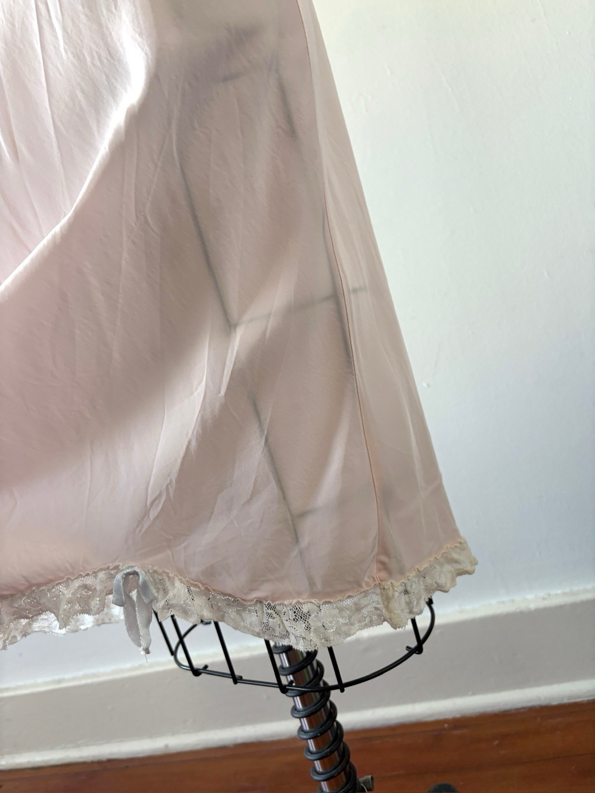 1940s Pink Bias Cut Rayon Slip Dress Floral Embroidery Lace Trim Satin Bow XS