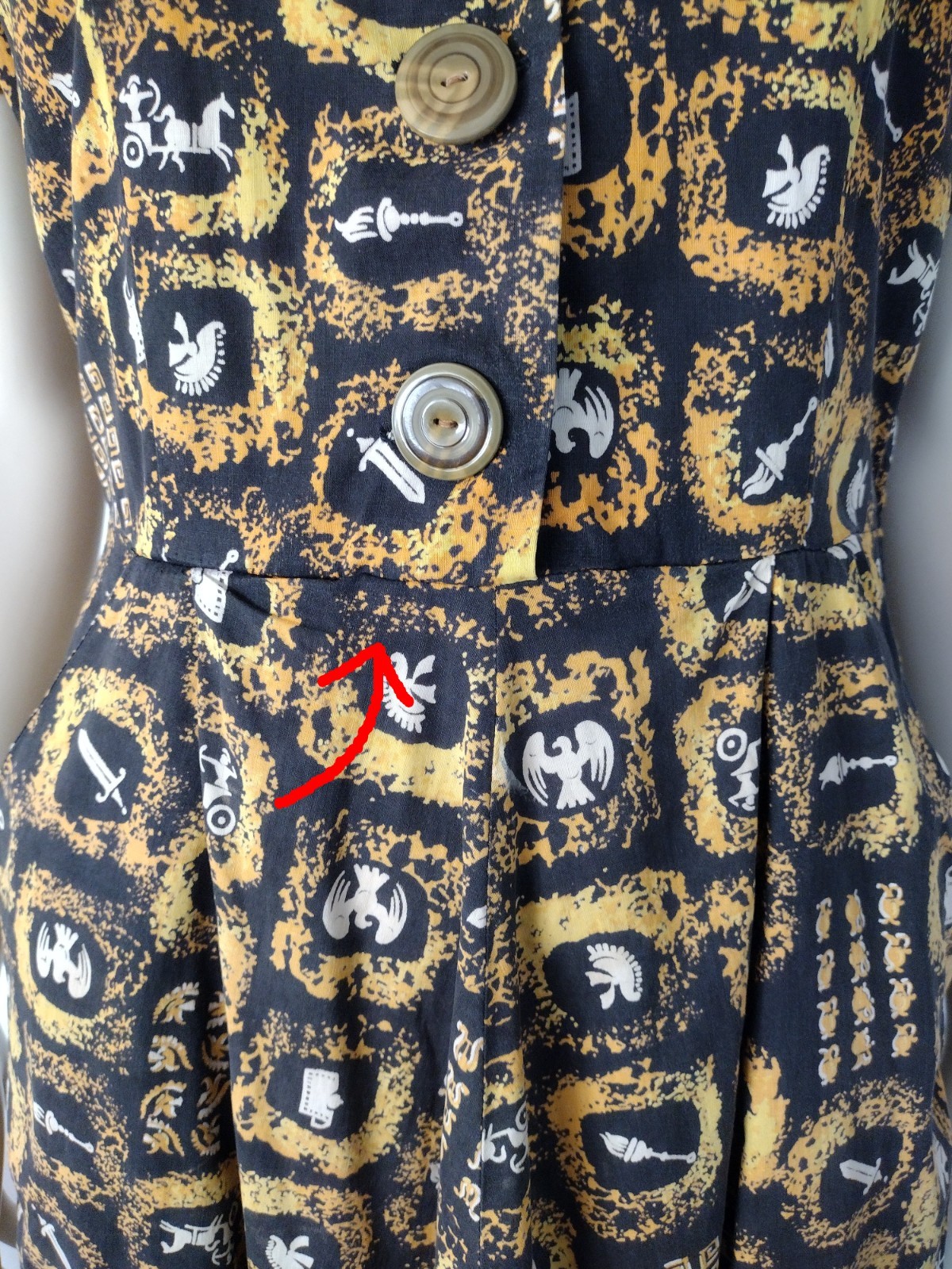 Vintage 1950s Black and Yellow Spartan Warrior Novelty Print Midi A Line Dress