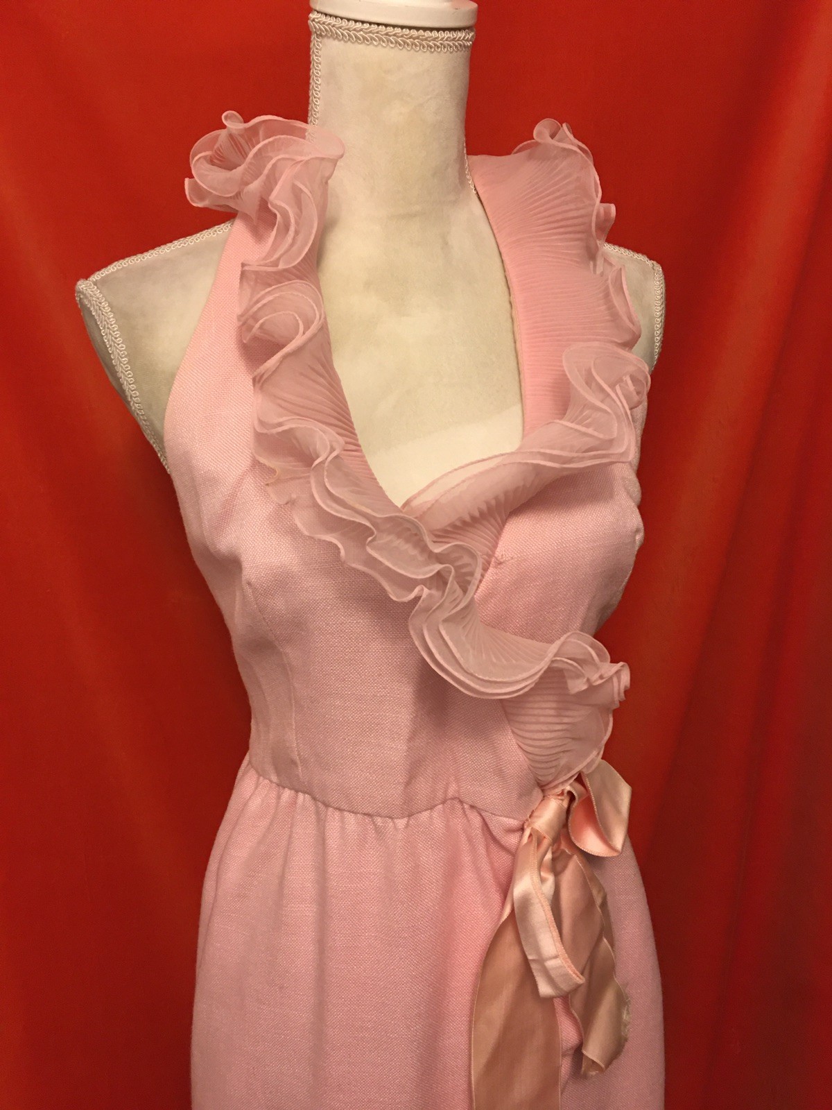 Mollie Parnis Boutique vintage 70s ruffle trim halter gown pink small hostess