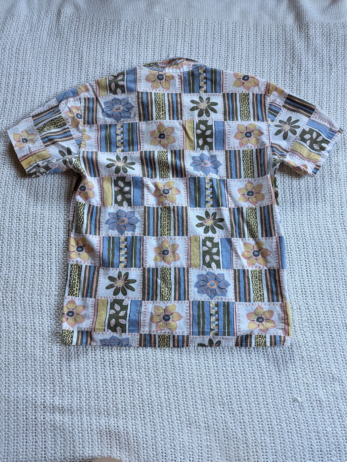 VTG Ashley Hill Short Sleeve Button Down Shirt Women’s Small Floral Patterned