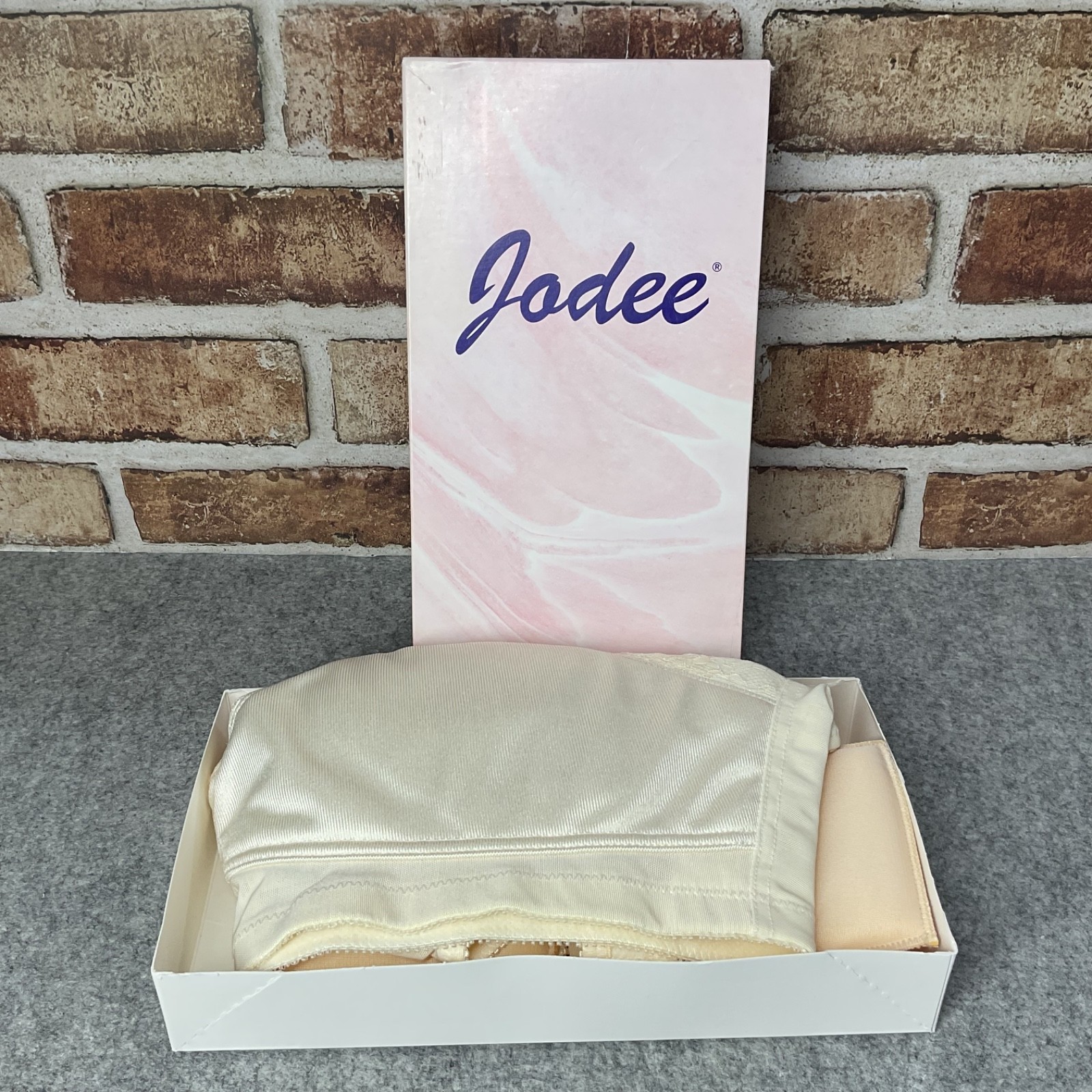 NEW Jodee Surgical Balanced Fit Post Mastectomy Bra IVORY, Style 3401, Size 42D