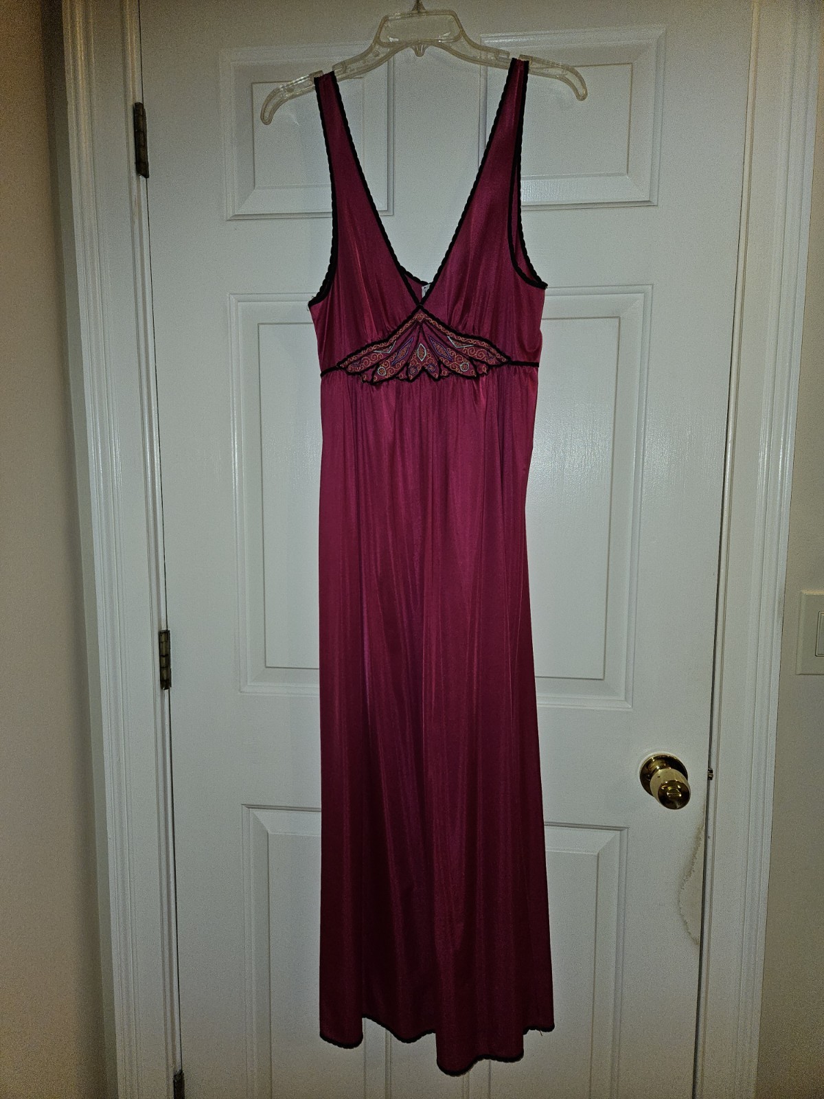 2 Pc Vtg Lorraine Womens Size M Pink/Red Nylon Embroidered Nightgown & Robe Set