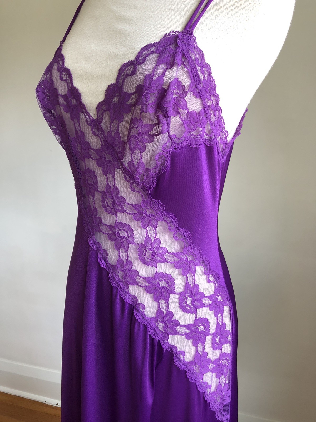 STUNNING VTG VAL MODE Purple Nylon Chiffon & Lace 2pc Nightgown Peignoir Set S