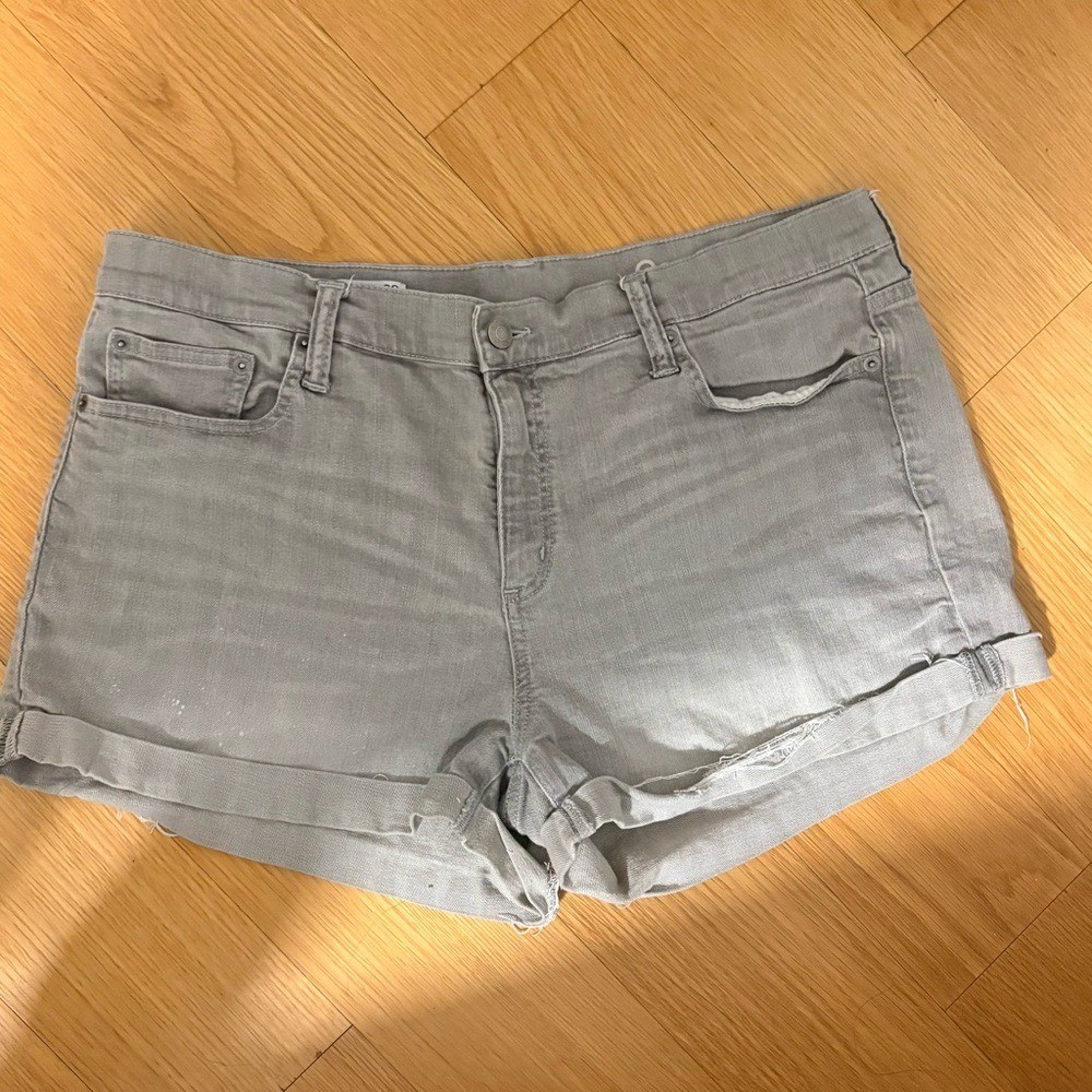 Gap 1969 Slim Denim Shorts | Size 33