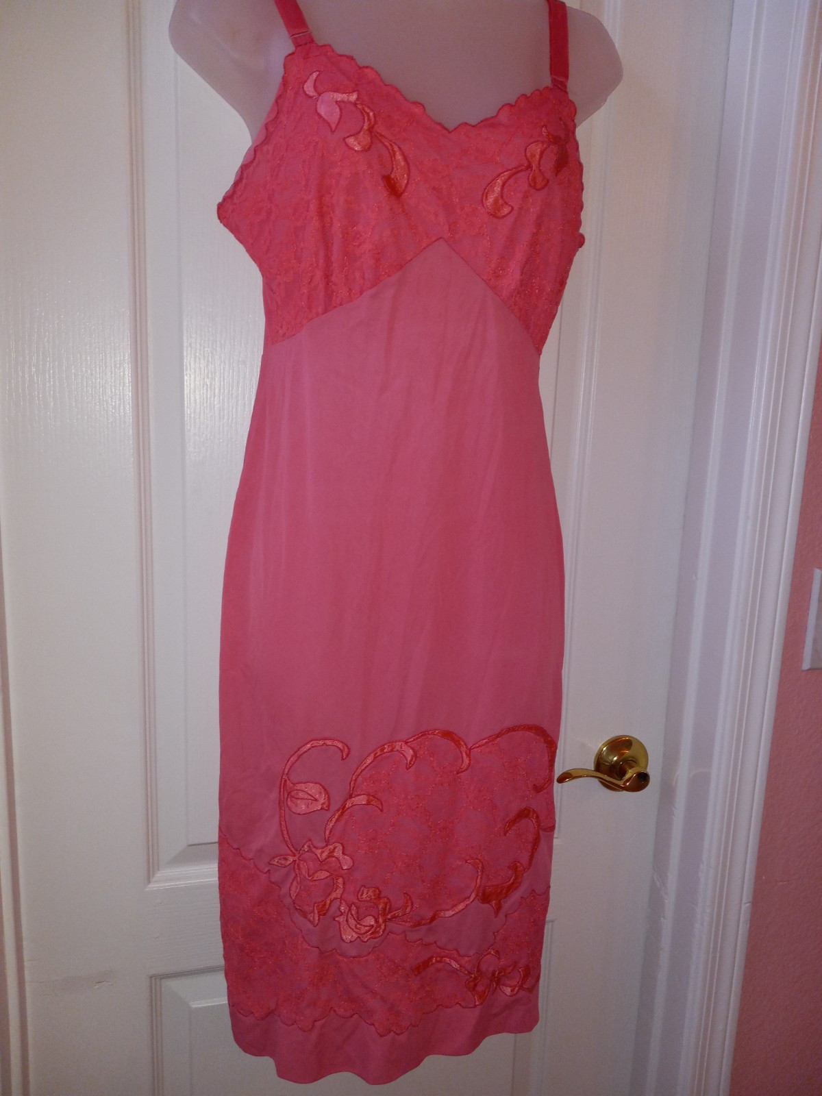 Vintage 50s Pink Nylon Floral Ribbon Lace Embroidery Full Slip Dress Lingerie M