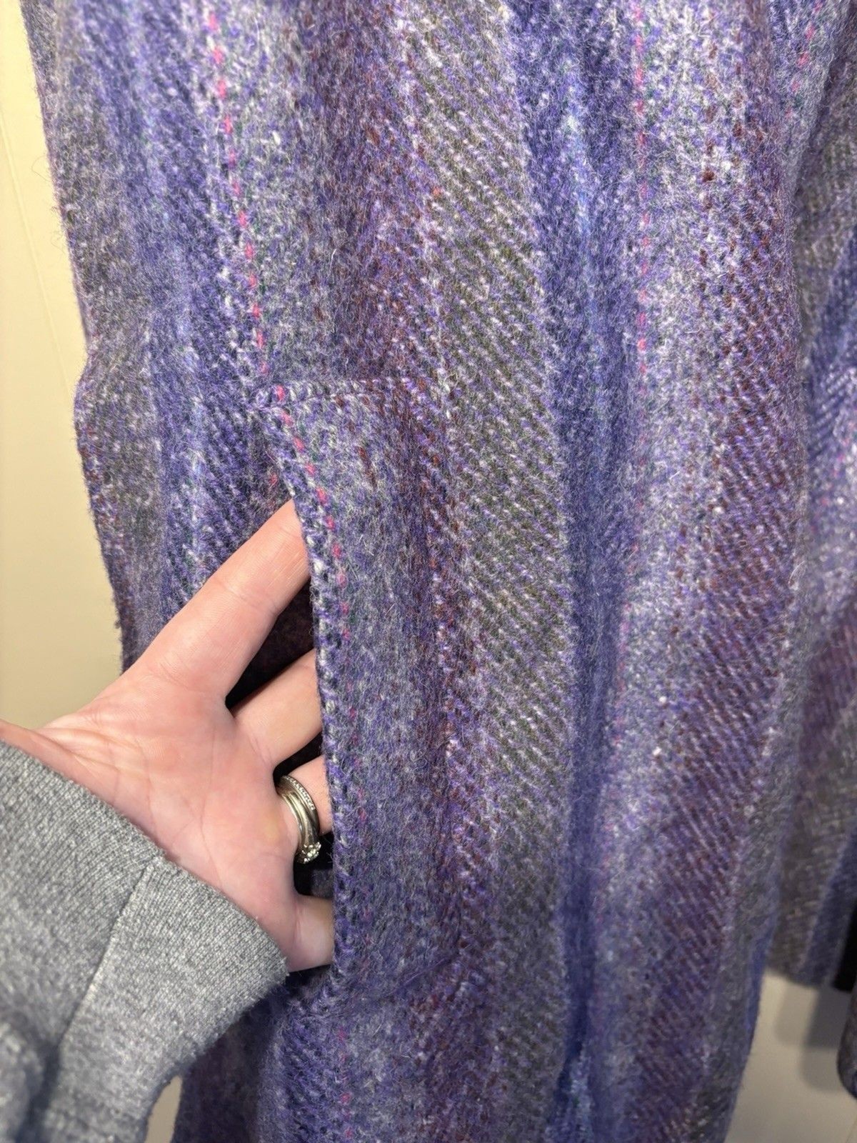 Vintage Purple Belted Jimmy Hourihan Short Wool Cape Pockets. Mint Condition
