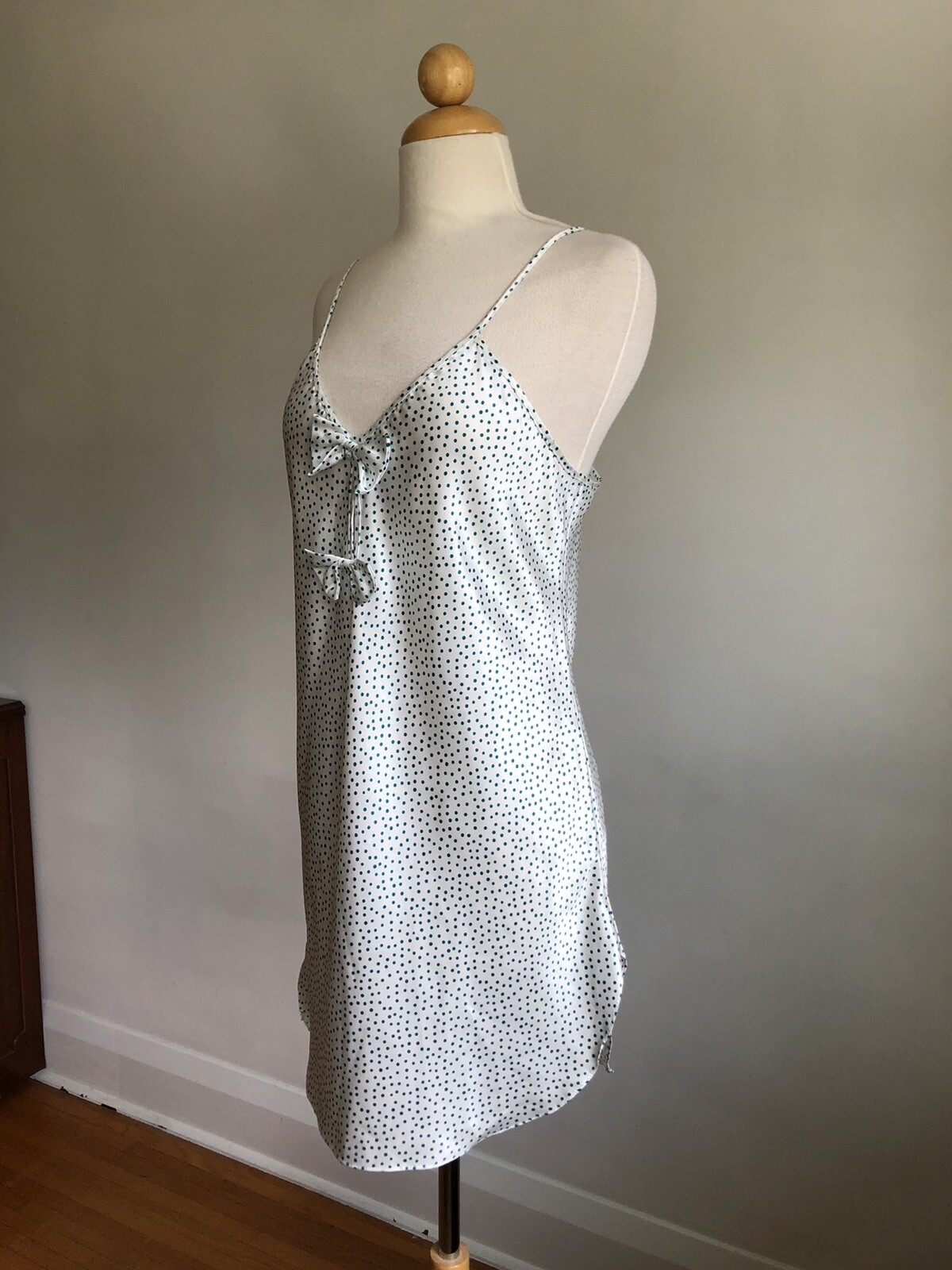 GORGEOUS VTG INTIMATE AFFAIR White Satin Blue Polka Dots Chemise Nightgown SZ S