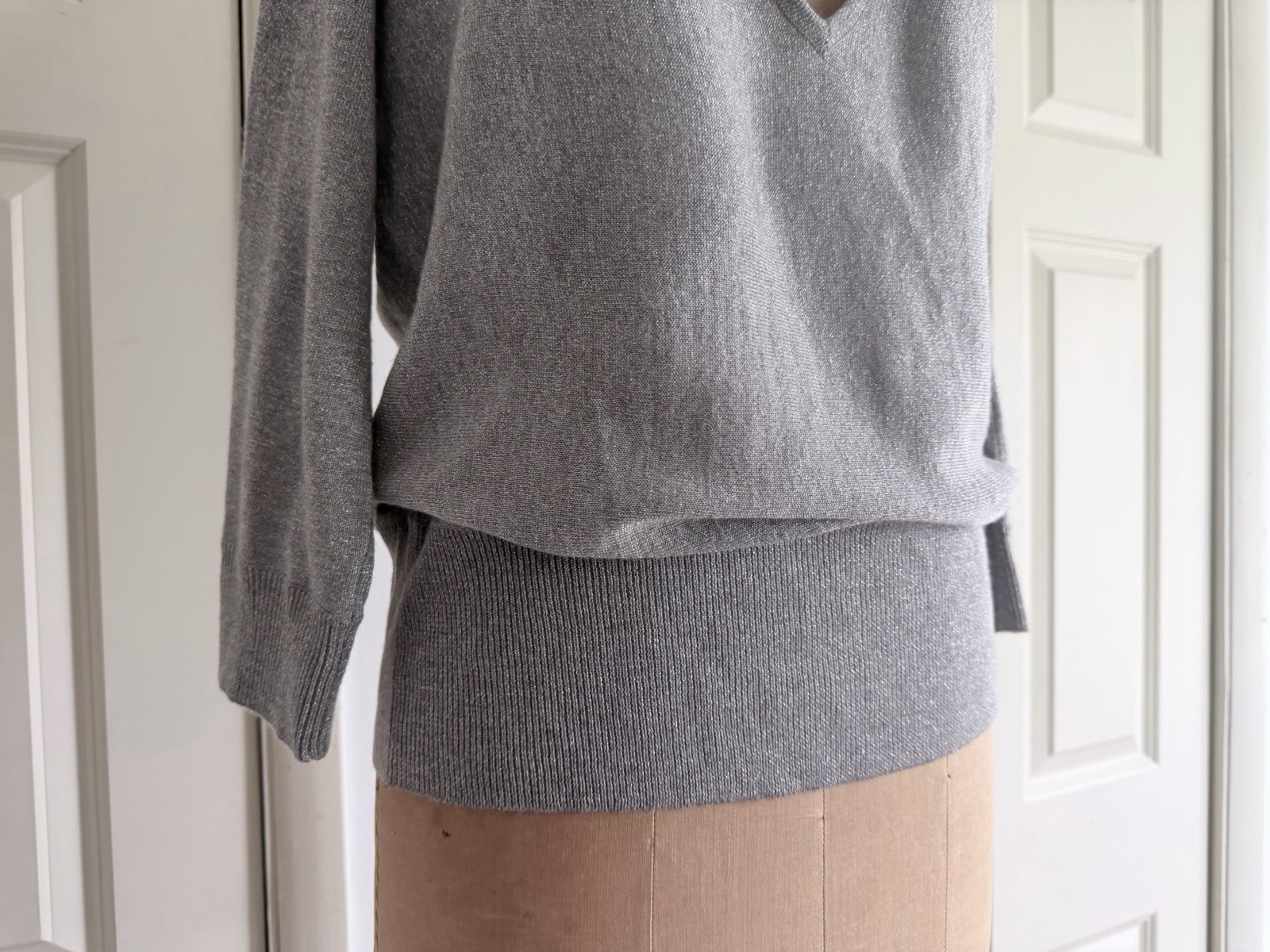Vintage Y2K Open Back Glittery Silver Metallic Sweater New York & Co S/M