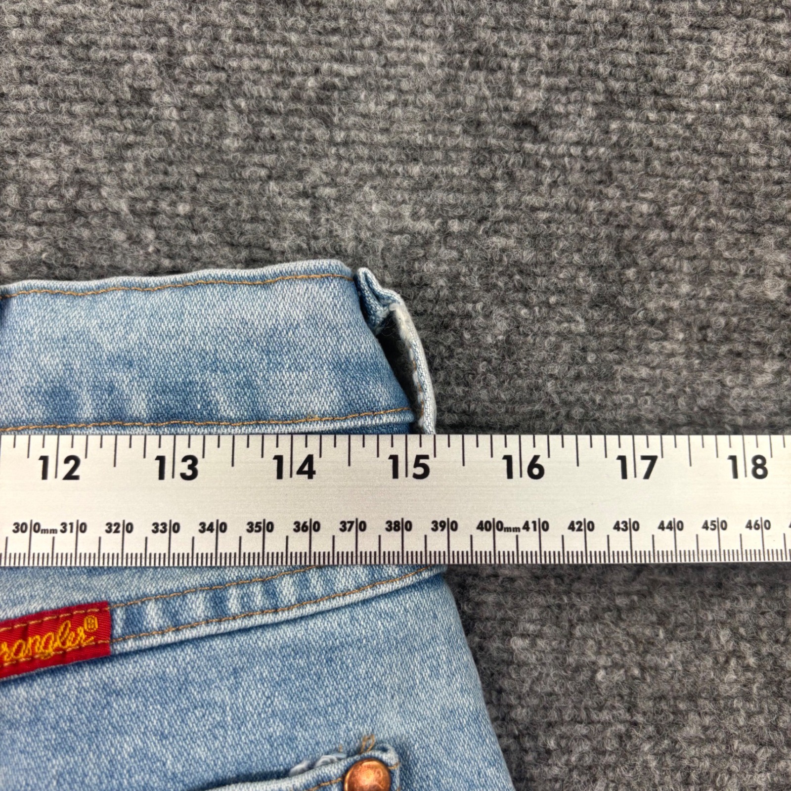 Vintage Wrangler Western Jeans 29W x 31L Light Blue Straight Leg Denim Women’s