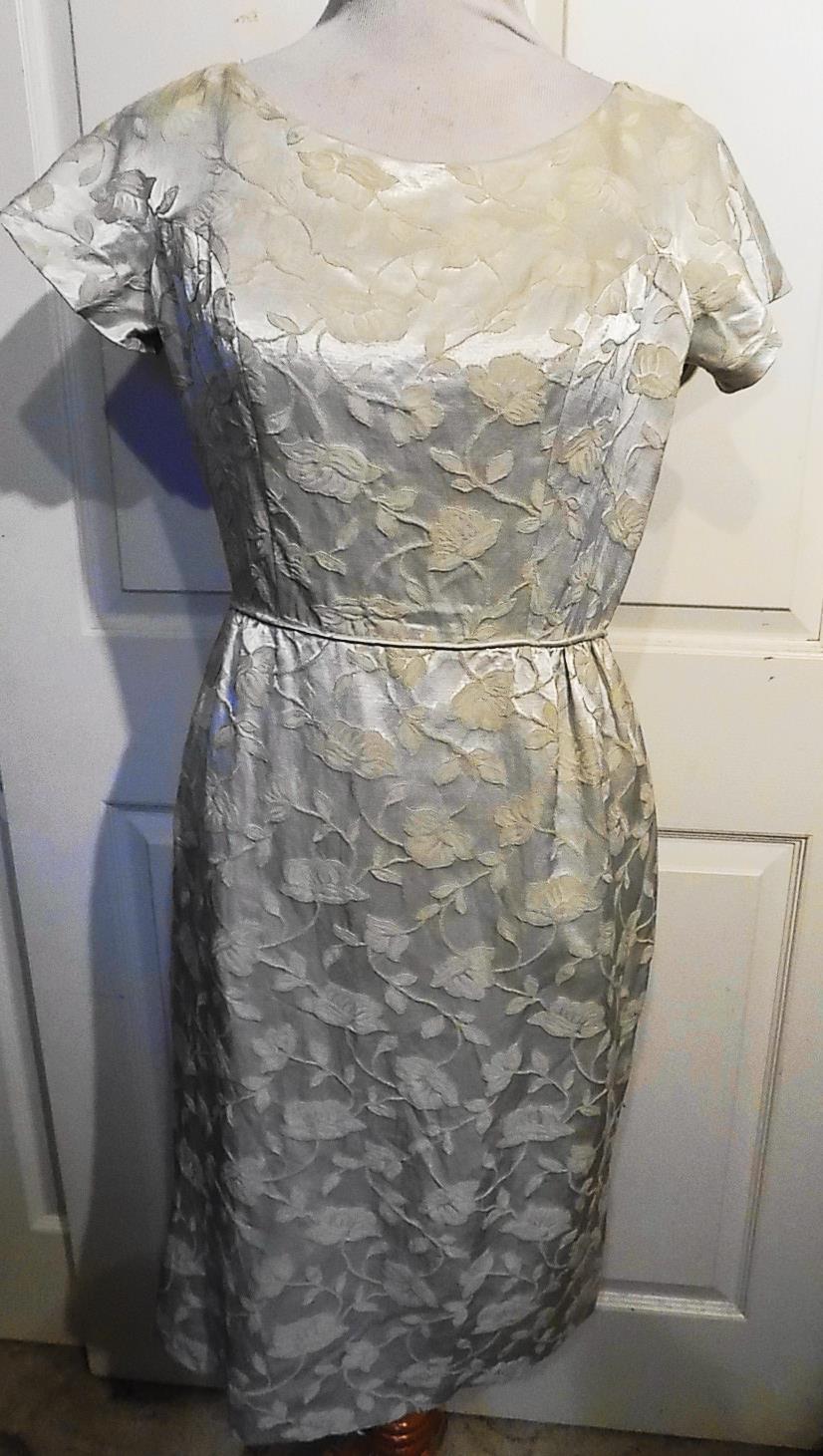 Vintage 50s 60s Silver Gray Brocade Short Sleeve Dress B38