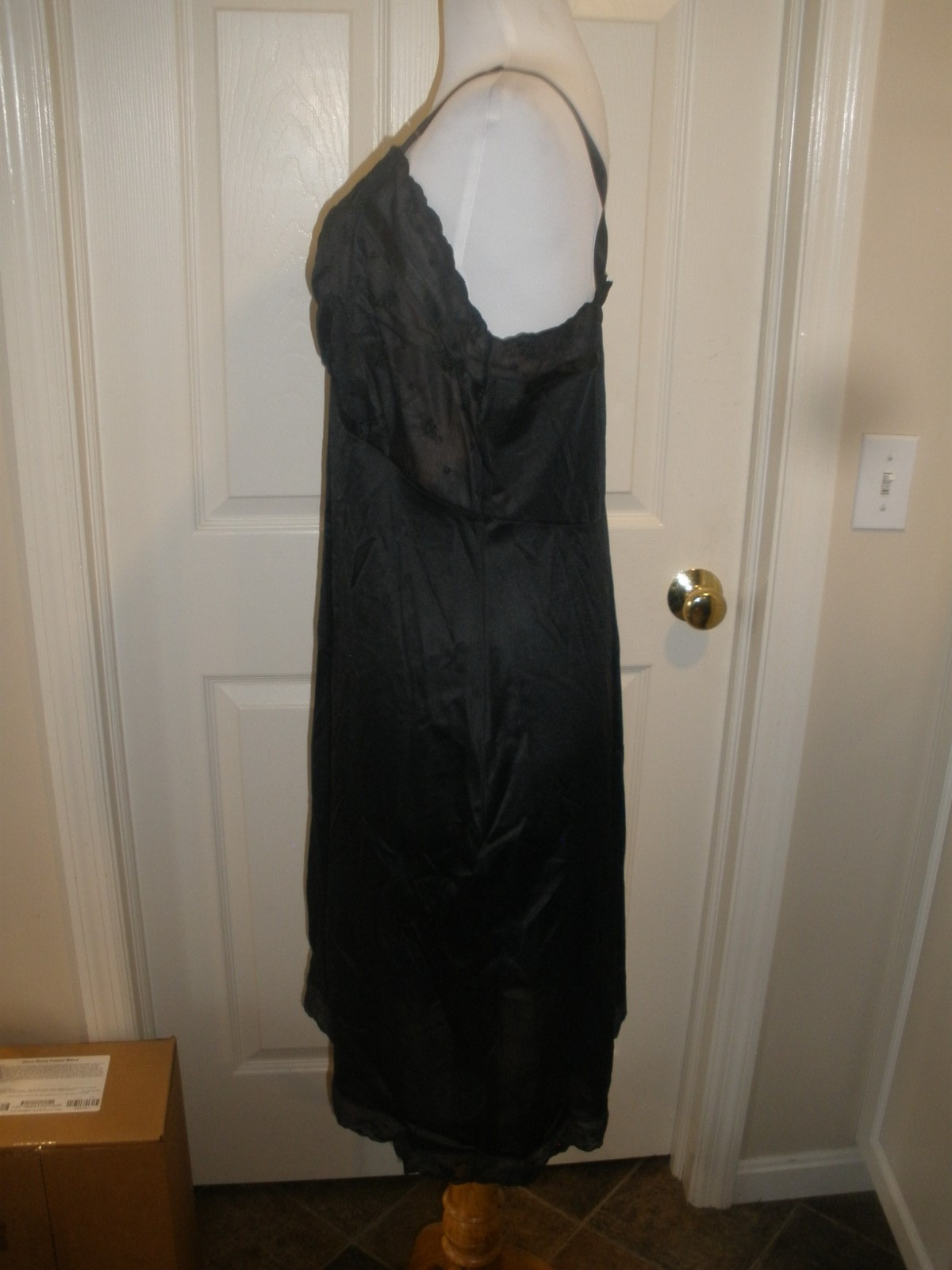 Vintage Women’s Full Black Slip Vassarette Sz 38 100% Nylon Tricot (O94)