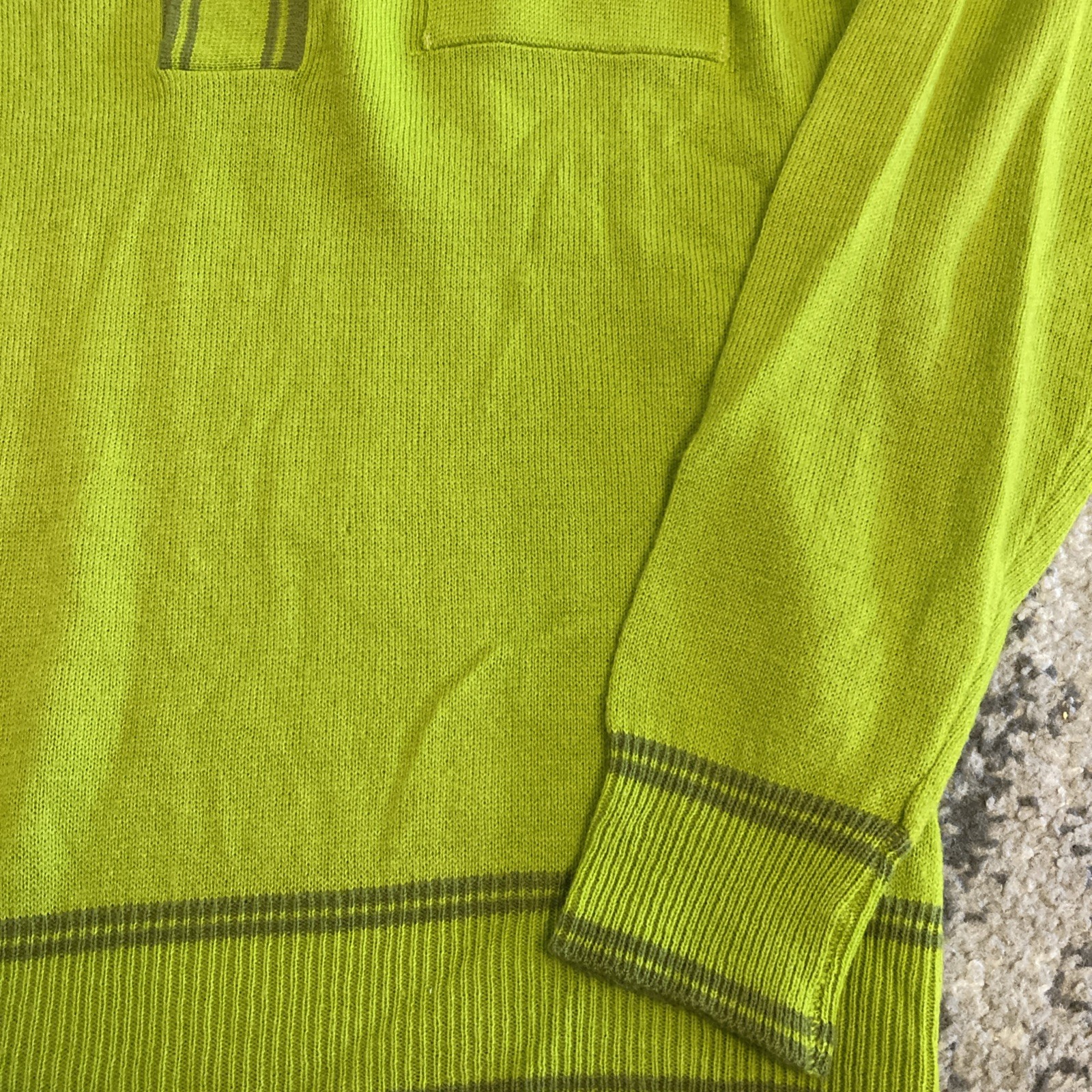 Vintage Sterling Green Sweater – Made in Korea 100% Acrylic – Medium Read