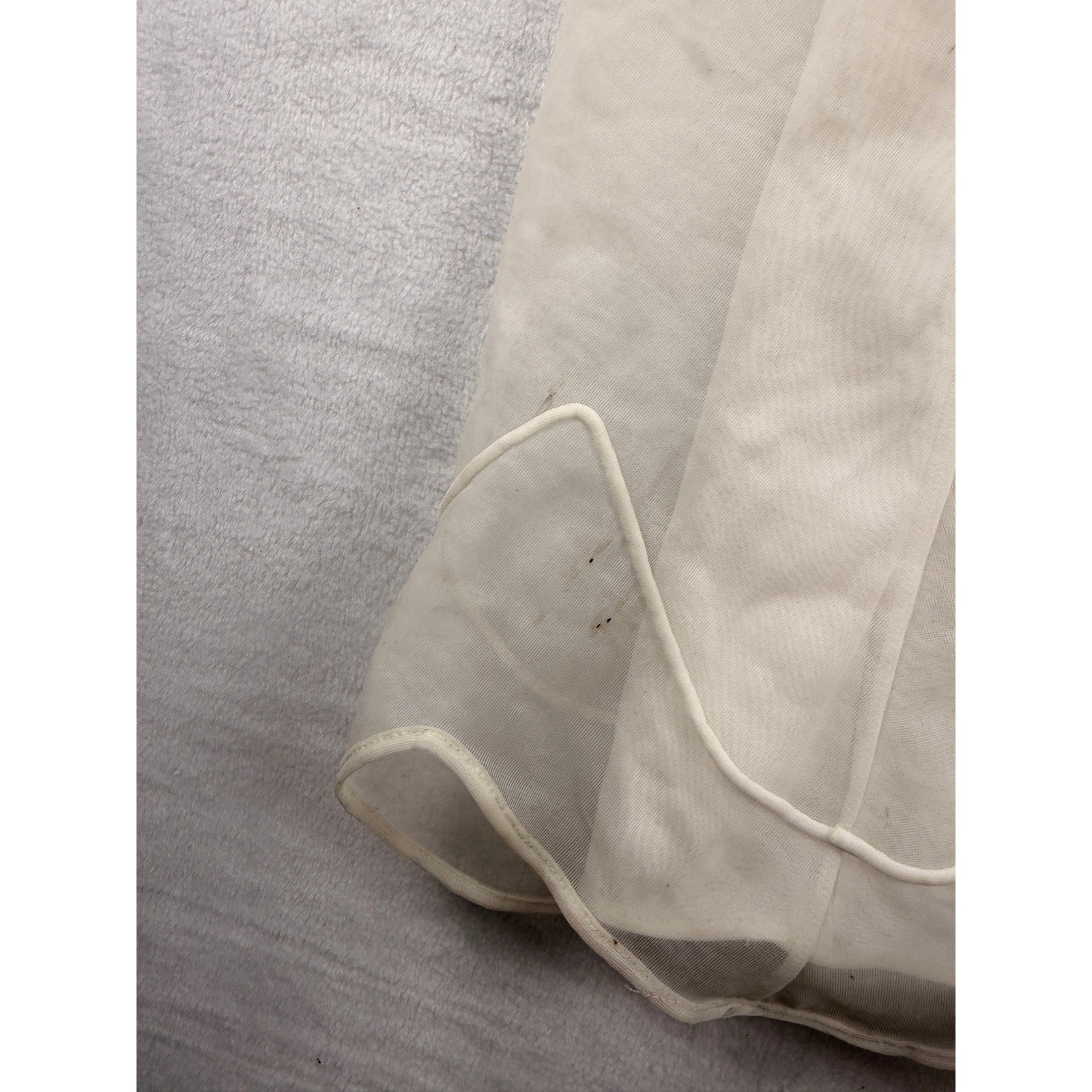 Vintage Shadowline Ivory Nylon Lace Nightgown Scalloped Hem Sleeveless White 32