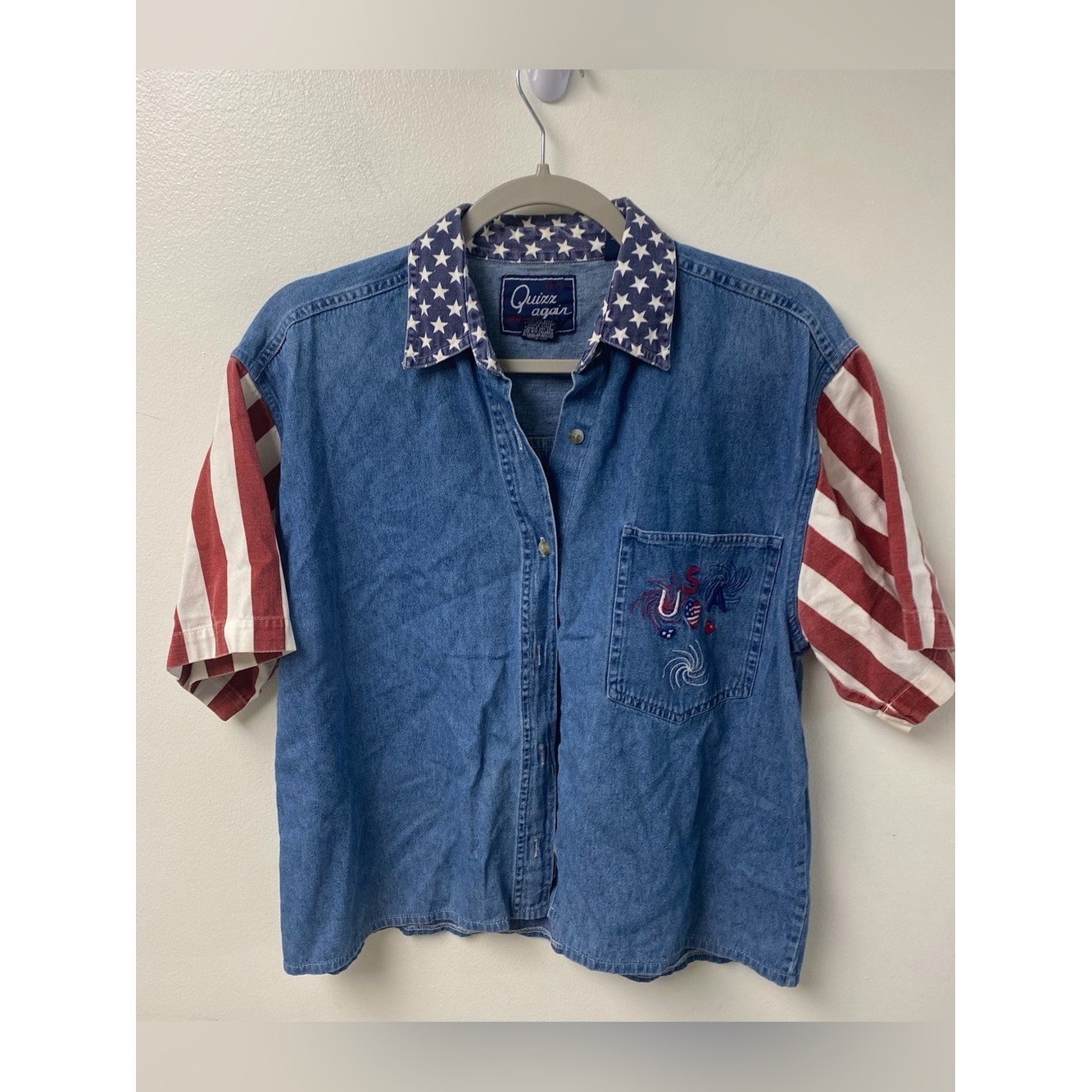 Quizz Again Vintage USA America Themed Denim Button Down Short Size Medium