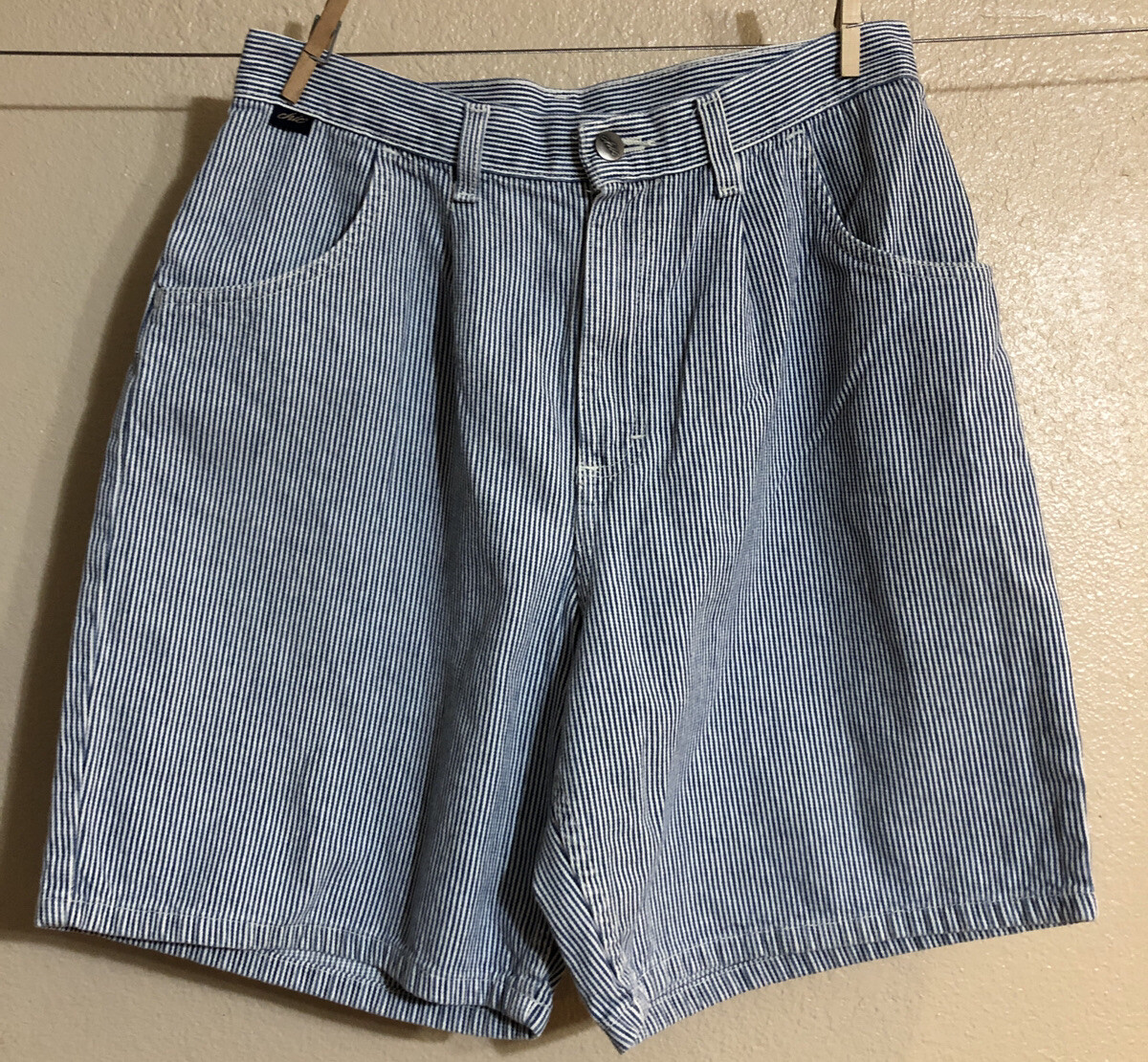 Chic Womens 12 High Waisted Mom Shorts Striped Blue White Denim Jean Pleated