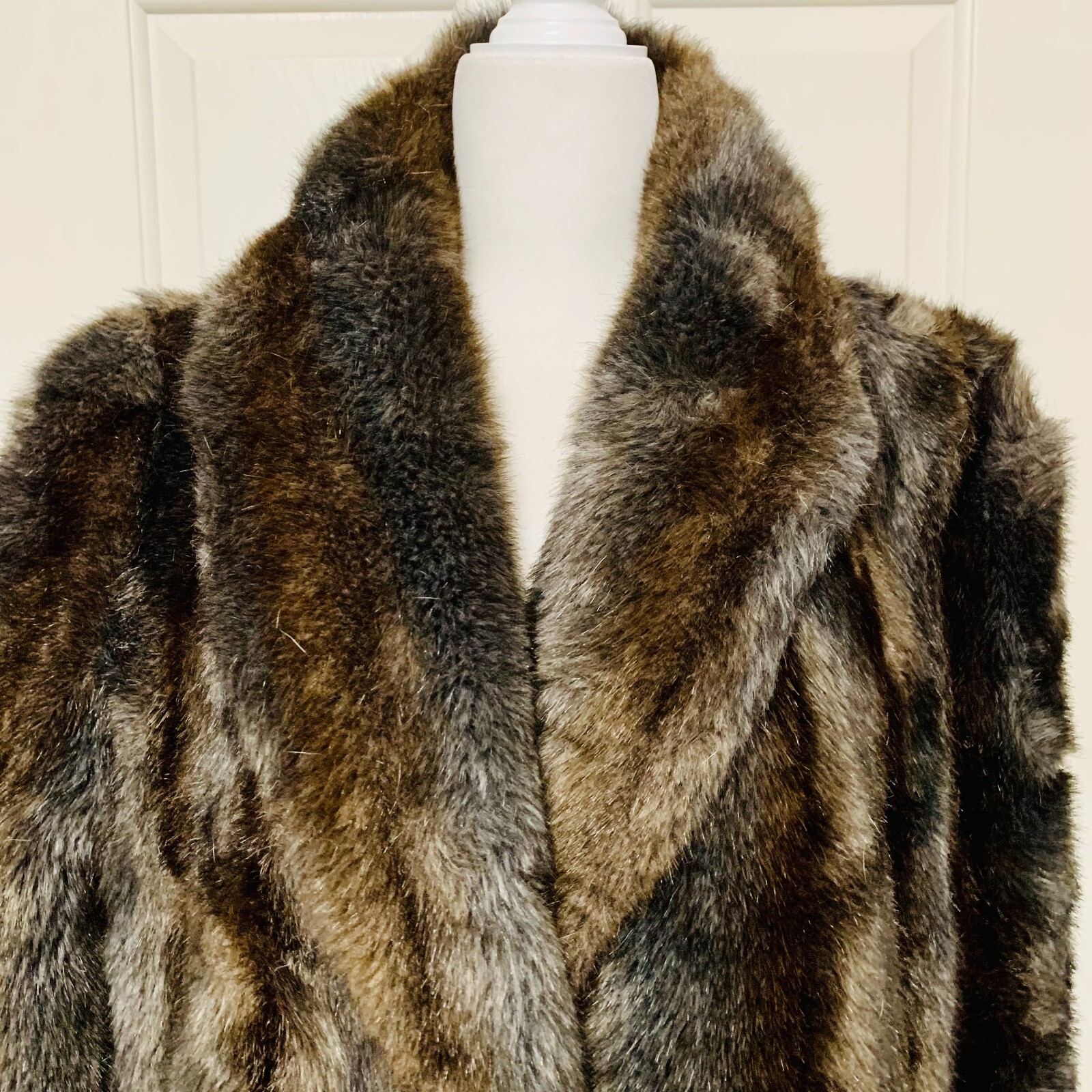 VINTAGE JACQUES SAINT LAURENT FOR GENELLE FUR COAT MADE IN USA
