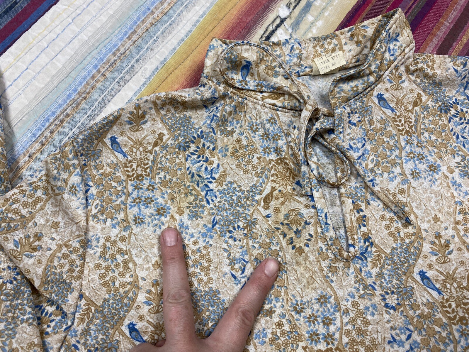 Vtg 70s Retro Disco Era Blouse Vines Birds Tan Blue Womens Size 38 Tie At Neck