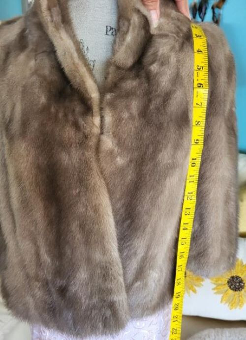 1950’s Natural Honey Mink Fur Cape with Collar and Pockets