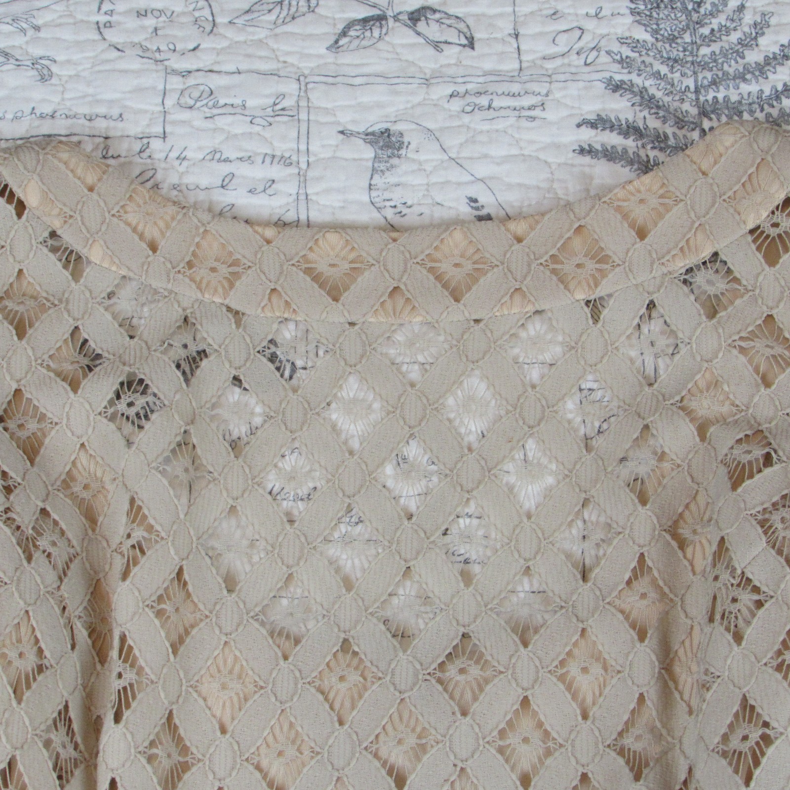 EUC Montaldos Vintage Crochet lace taupe Bracelet sleeve midi maxi dress S M