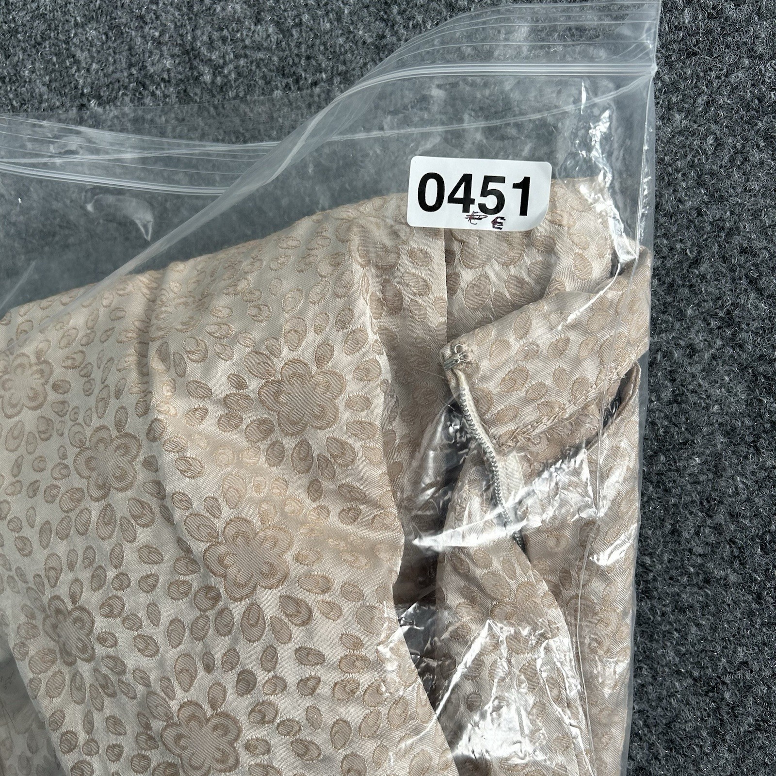VTG 50/60’s Cream/Gold Jacquard floral zip dress Size 8 Hand made (flawed)