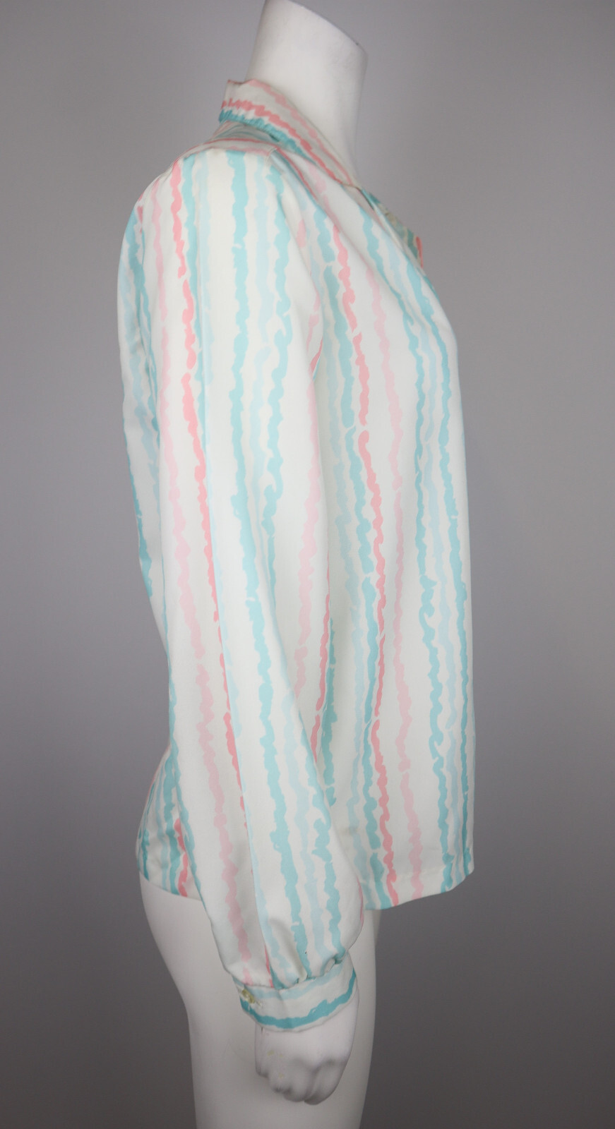 VINTAGE WOMEN’S WHITE BLUE PINK PRINT LONG SLEEVE BLOUSE – ALICIA – SIZE 10