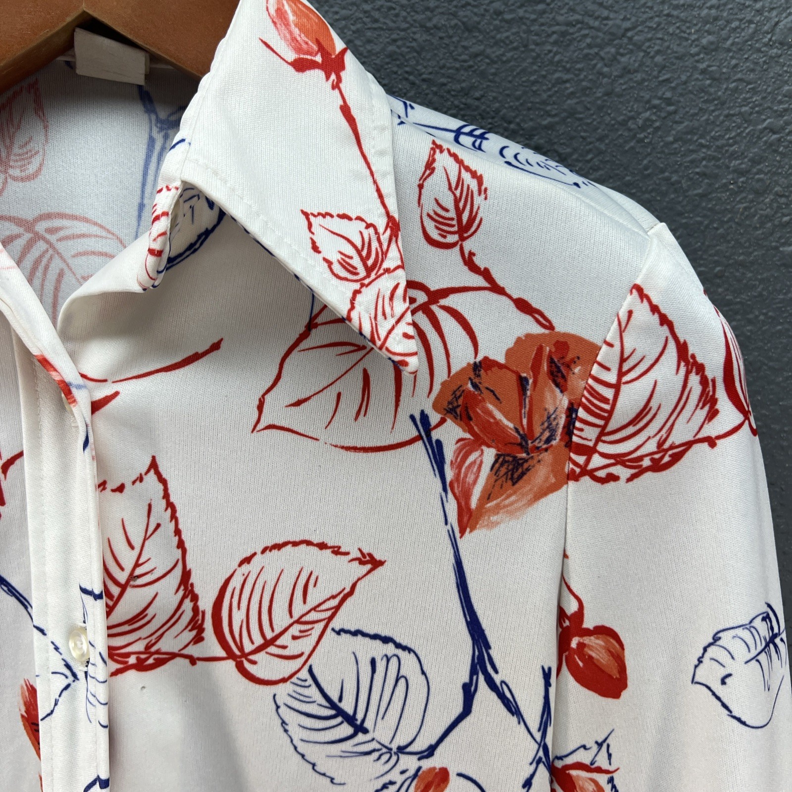 70s Vintage Floral Rose Button Up Blouse Retro Disco Mod Red White Top Dagger