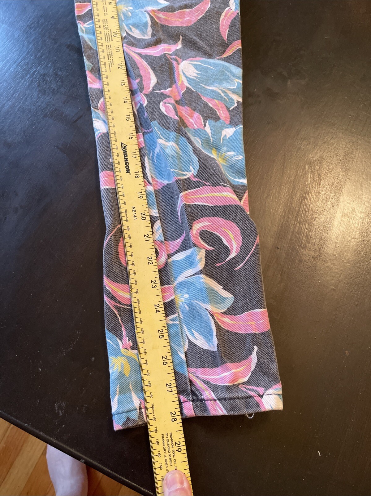 Vtg 1980s Juniors Sunset Blues Chic Floral Black Denim Tapered Leg Pants 27X28