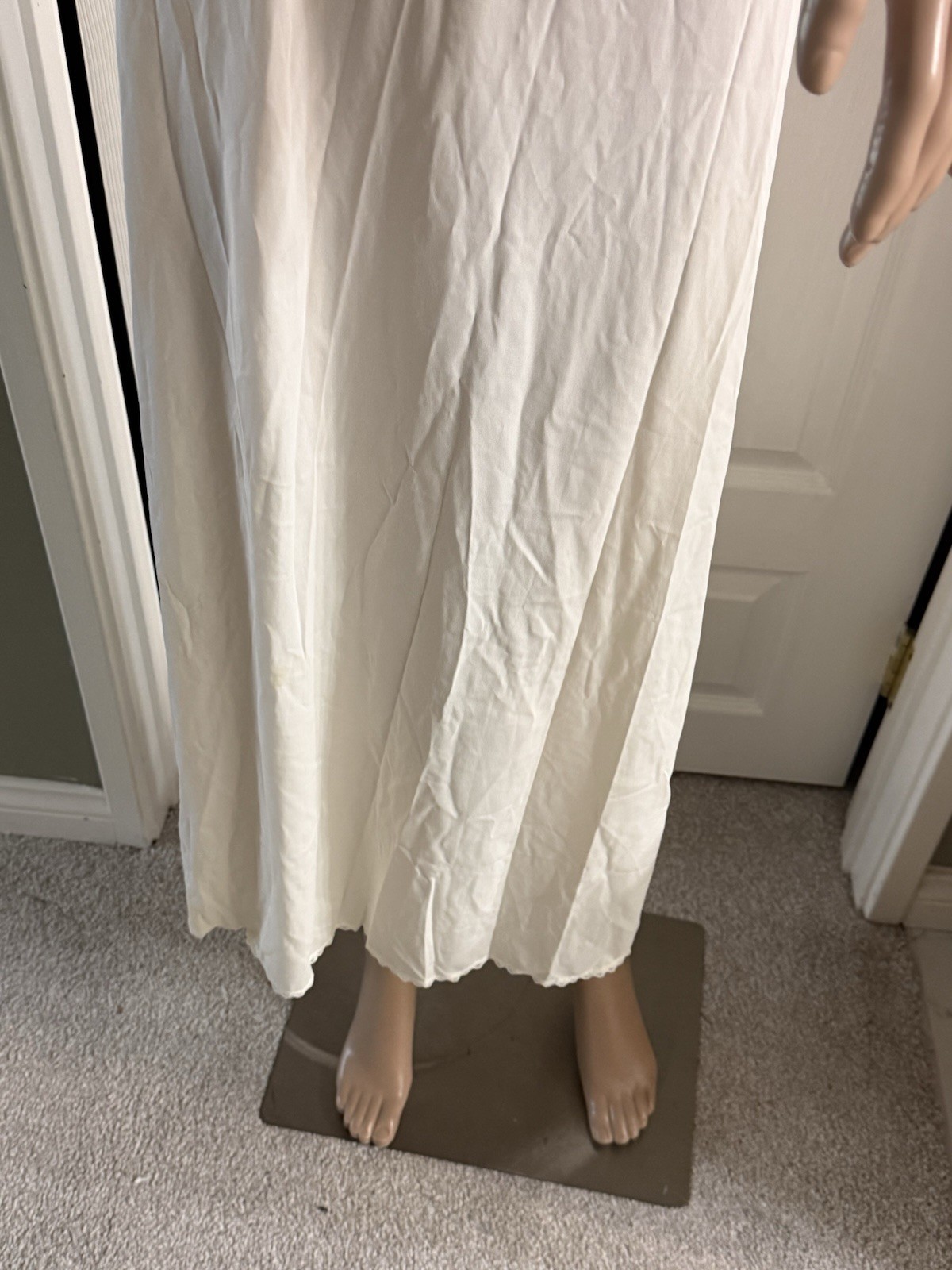 Vintage 60s Vanity Fair White Lace Adjustable Straps Nylon Slip 34 LL