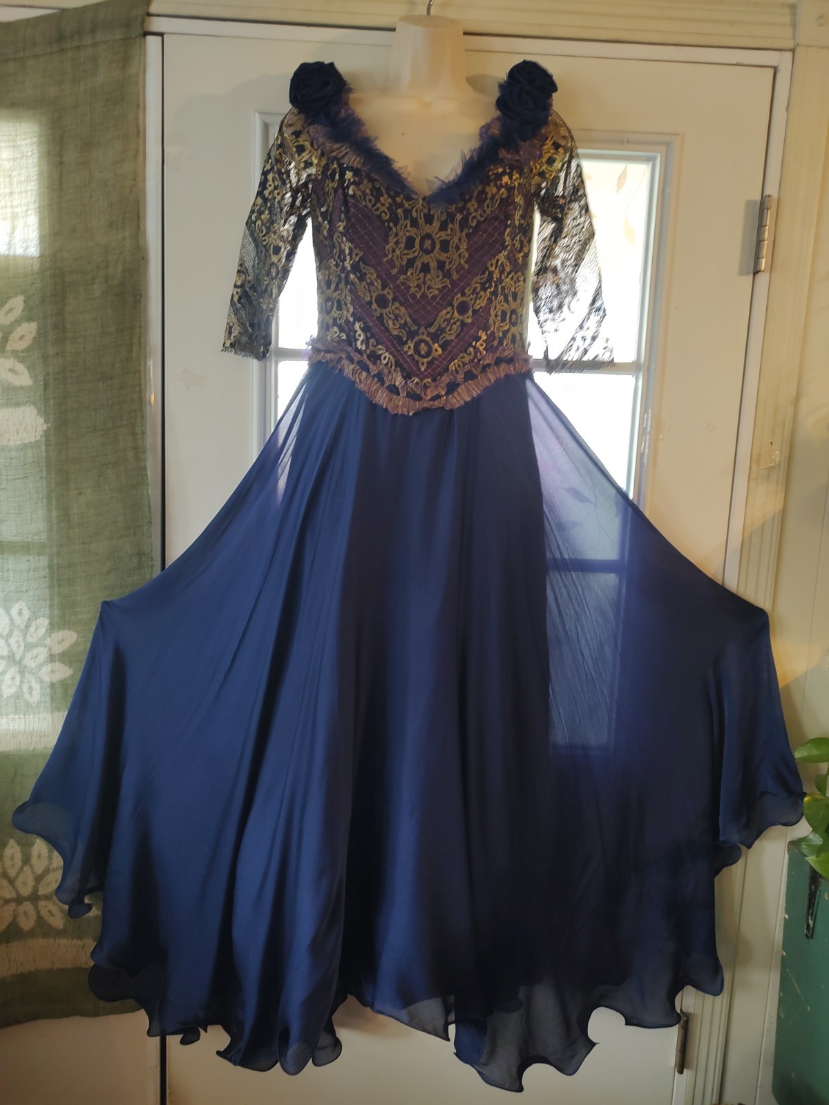 Zandra Rhodes Vintage Eveningown, Hand Made In England Couture 8 Silk/Gold Lace