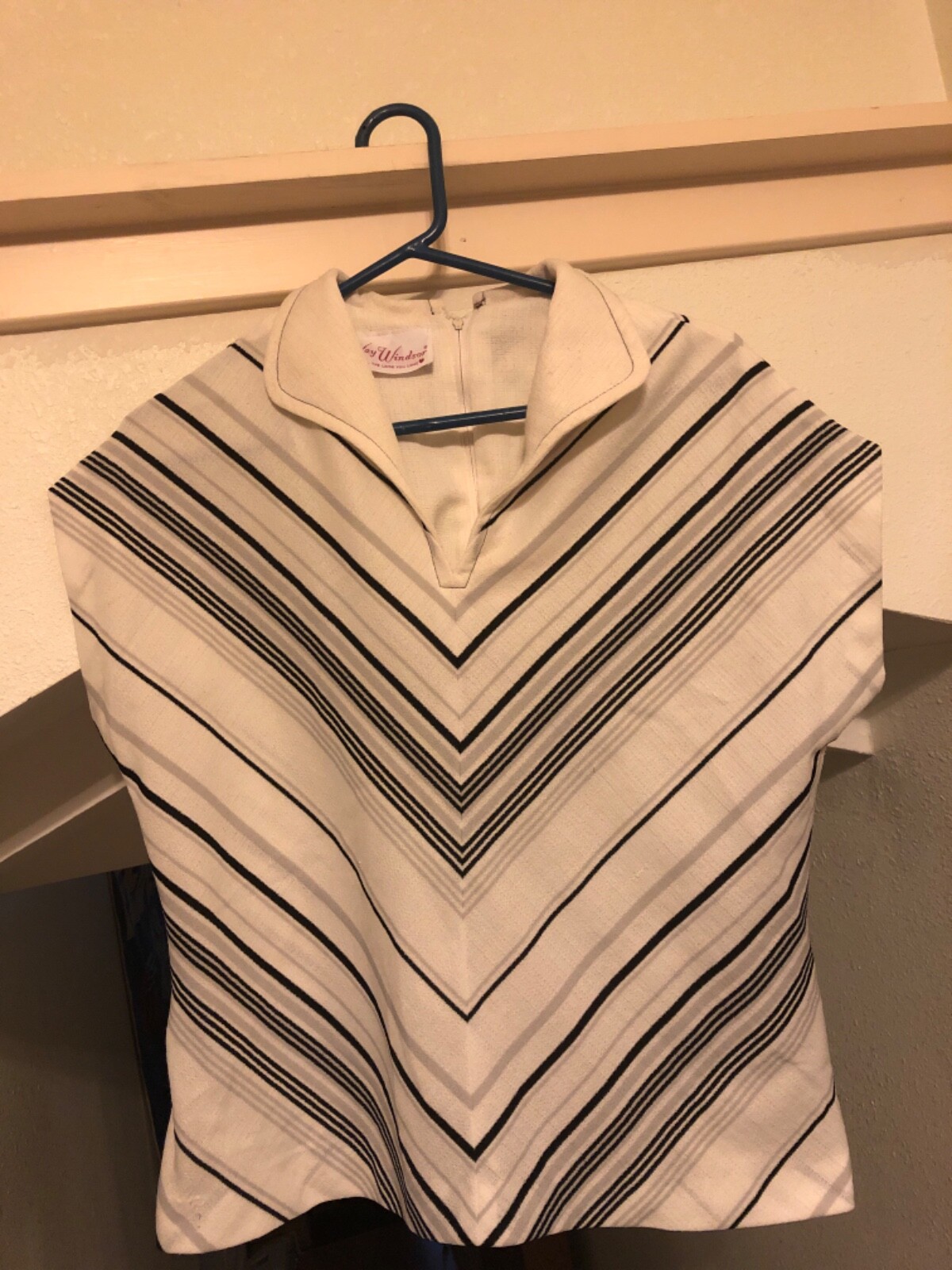 VTG KAY WINDSOR Sleeveless Womens Top Blouse 70s Collar Diagonal Stripe Back Zip