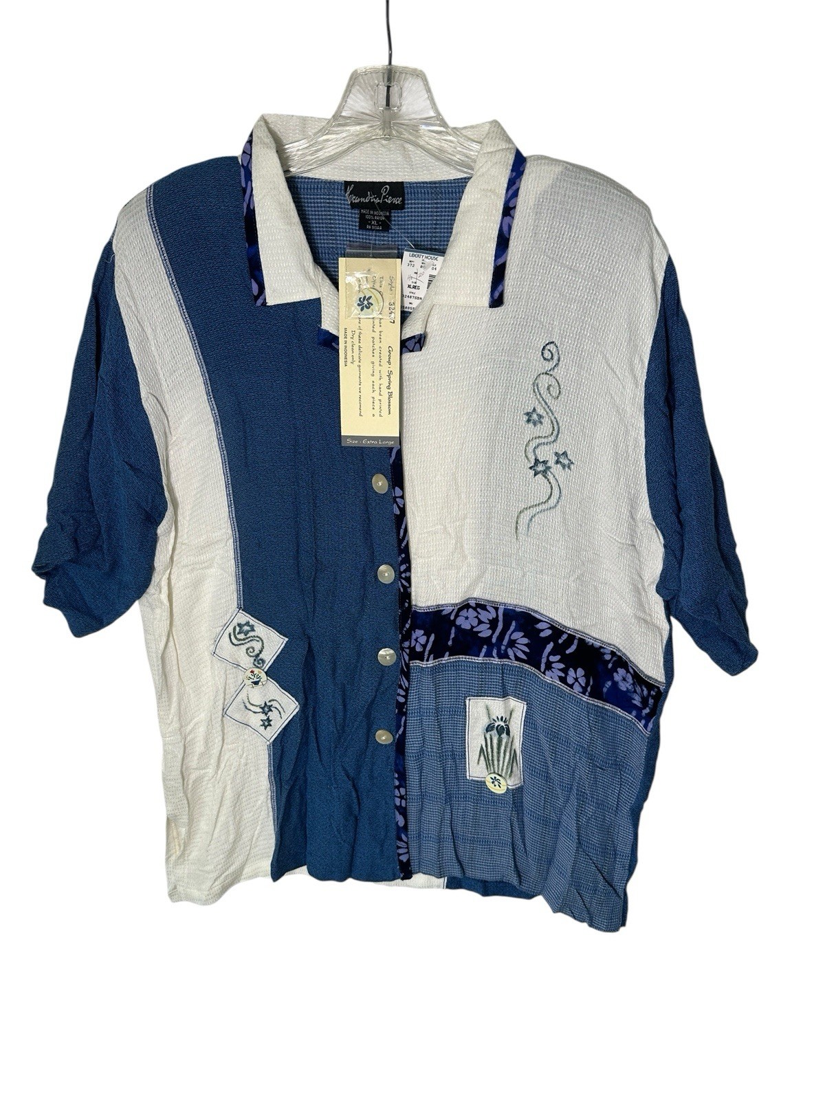 NWT Alexandria Pierce Women’s Button Up Shirt style32487 shoulder pads