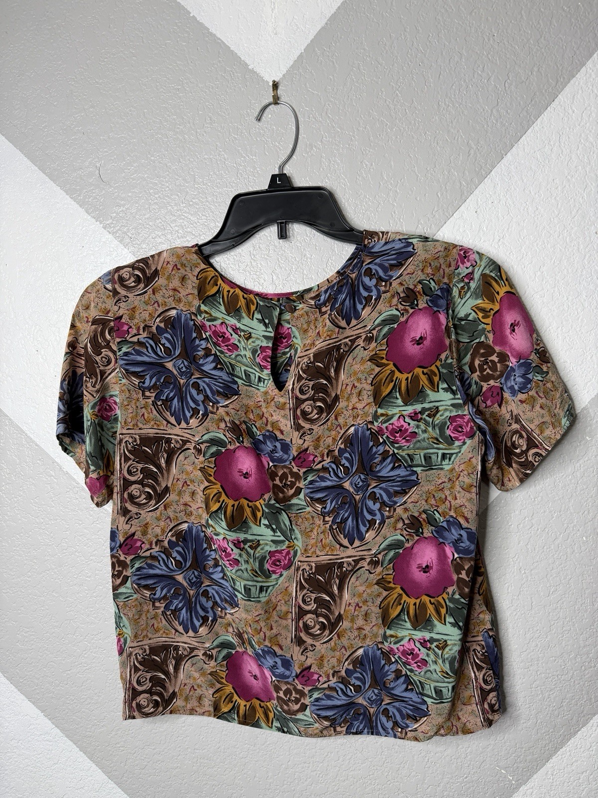 Vintage Women’s Dahan 100% Silk Floral Print Blouse Size Small Padded Shoulder