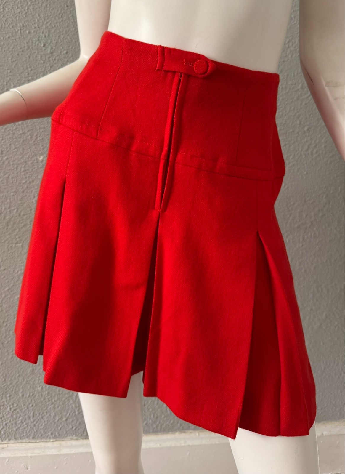 Vintage 60s 70s Red Wool MOD Pleated Mini Culottes Shorts M