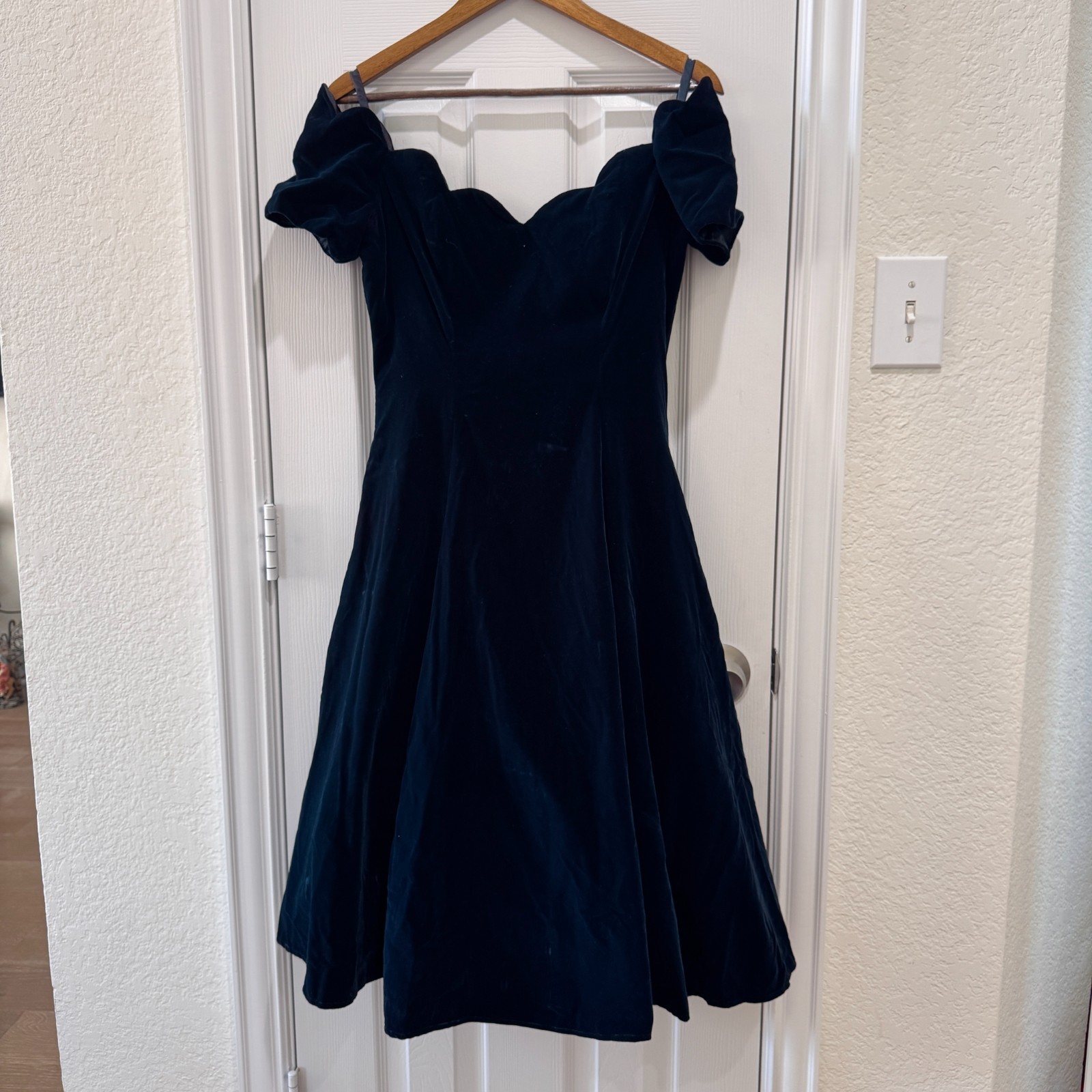 Vintage Karen Lucas for Nite Teal Velvet Off Shoulder Formal Dress Size 10