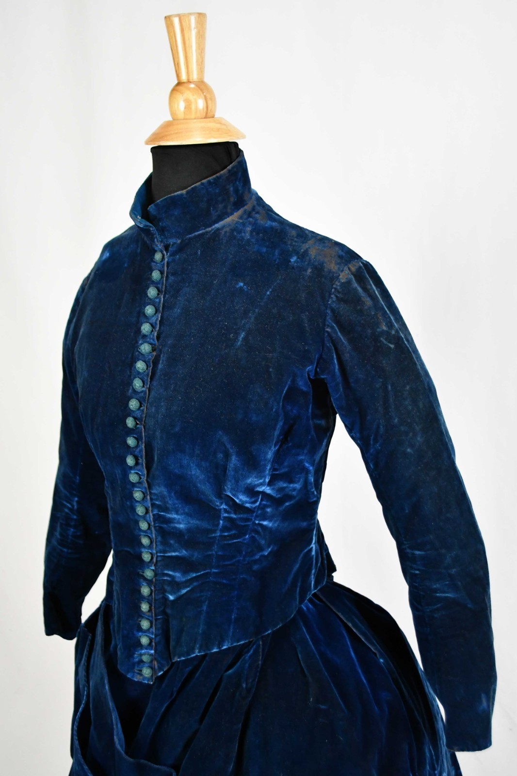 VICTORIAN BLUE VELVET VISITING DRESS, 1895