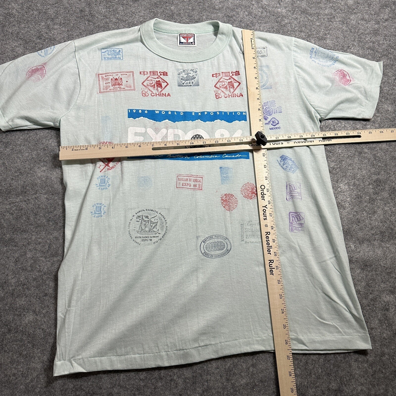 Vtg Expo 86 T-Shirt Womens Large White Passport Stamp Graphic Fruit of the Loom