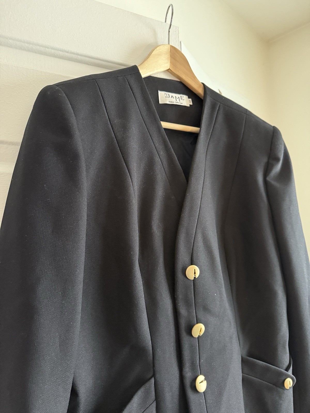 Vintage Dame Black Wool & Silk Blazer with Gold accents sz L-XL/EU 44